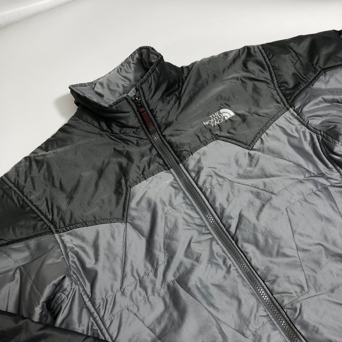 노스페이스 경량패딩 m 상품이미지4