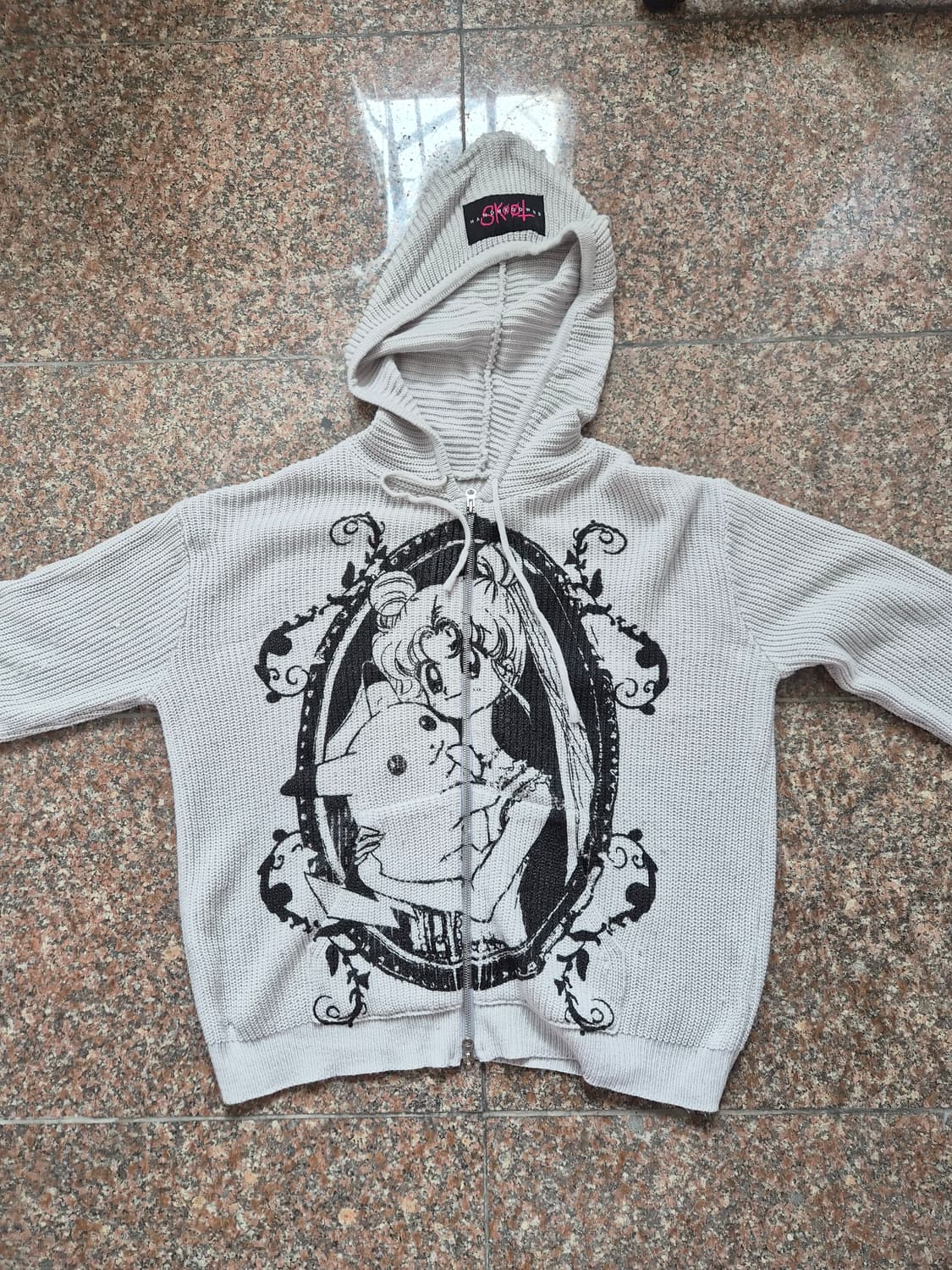 스쿠읏 세일러문 니트 상품이미지1