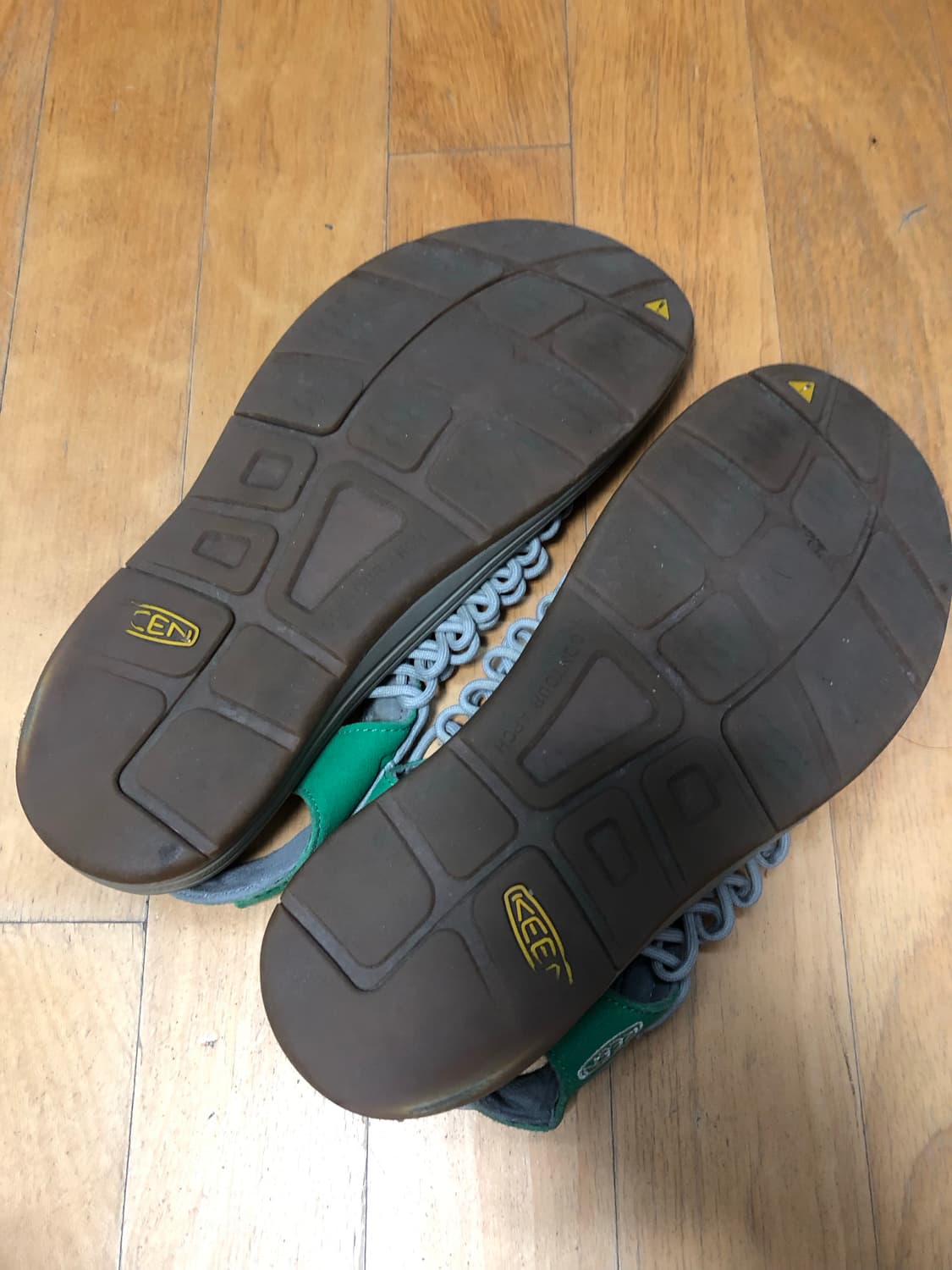 킨 keen 유니크 샌들 슬리퍼 그레이 그린 280 상품이미지8