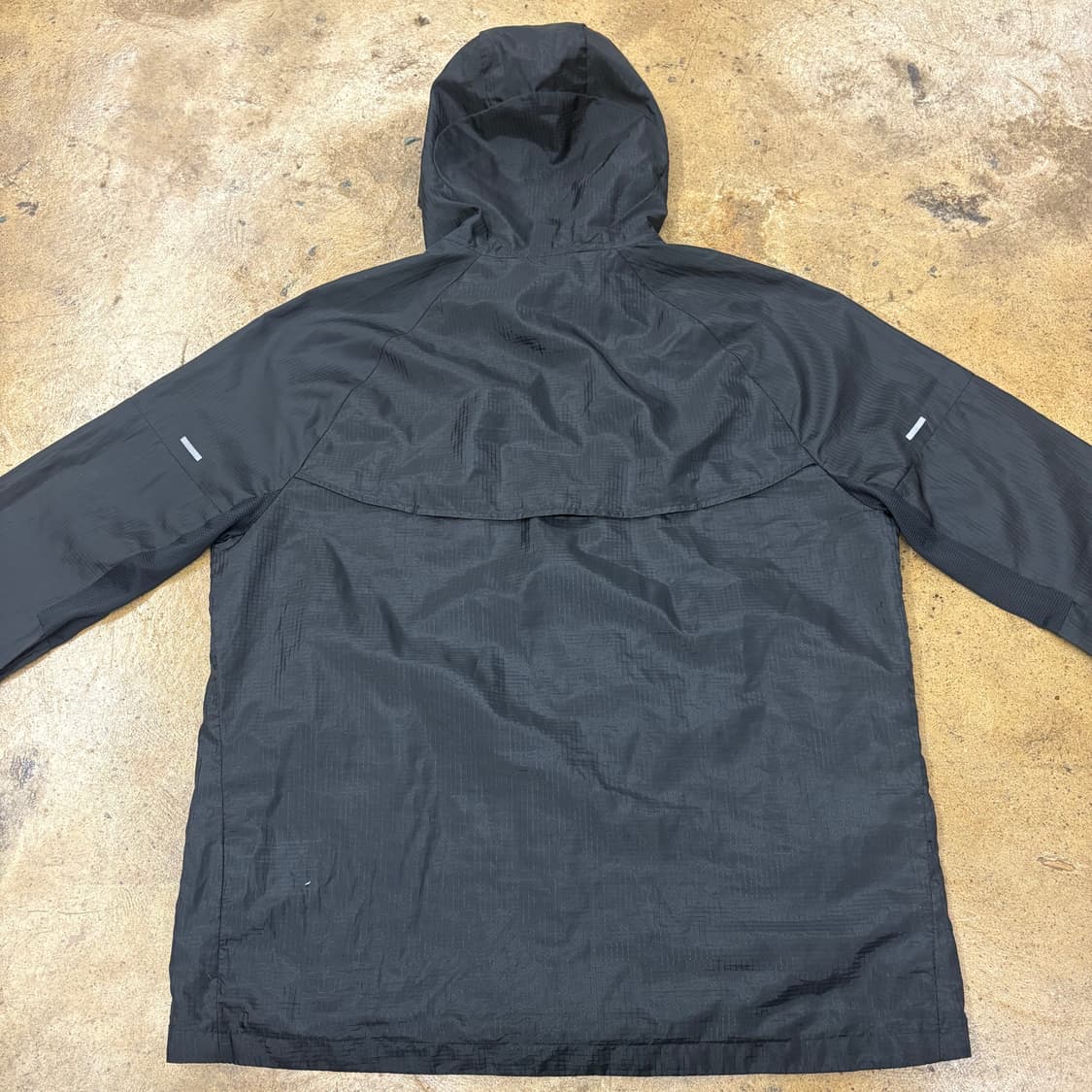 [정품/L,100] 나이키 러닝 바람막이 후드 블랙 b17 상품이미지4