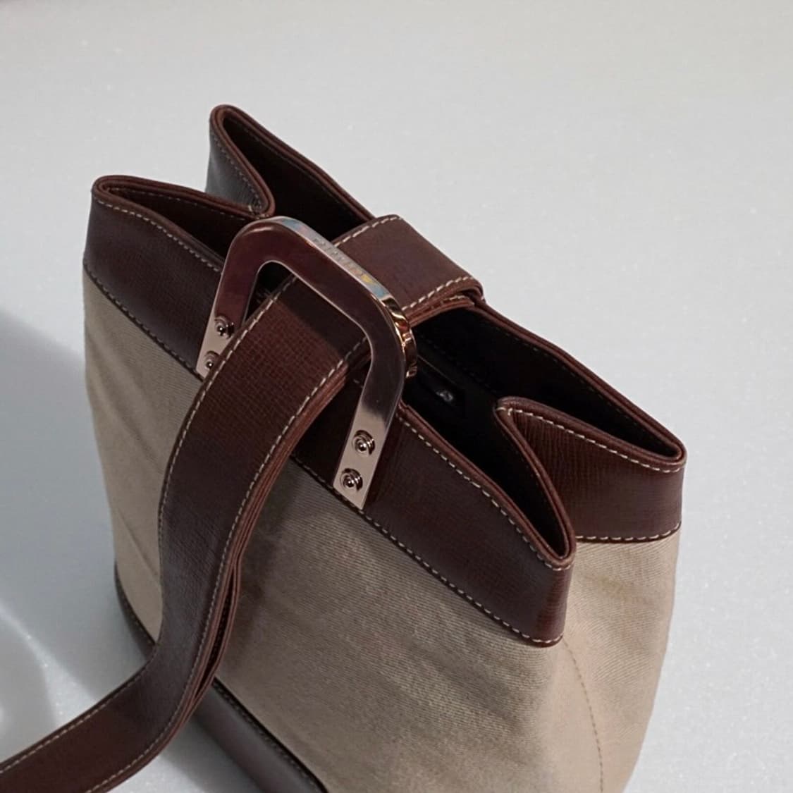 발렉스트라 빈티지 레더 스트랩 숄더백 상품이미지4