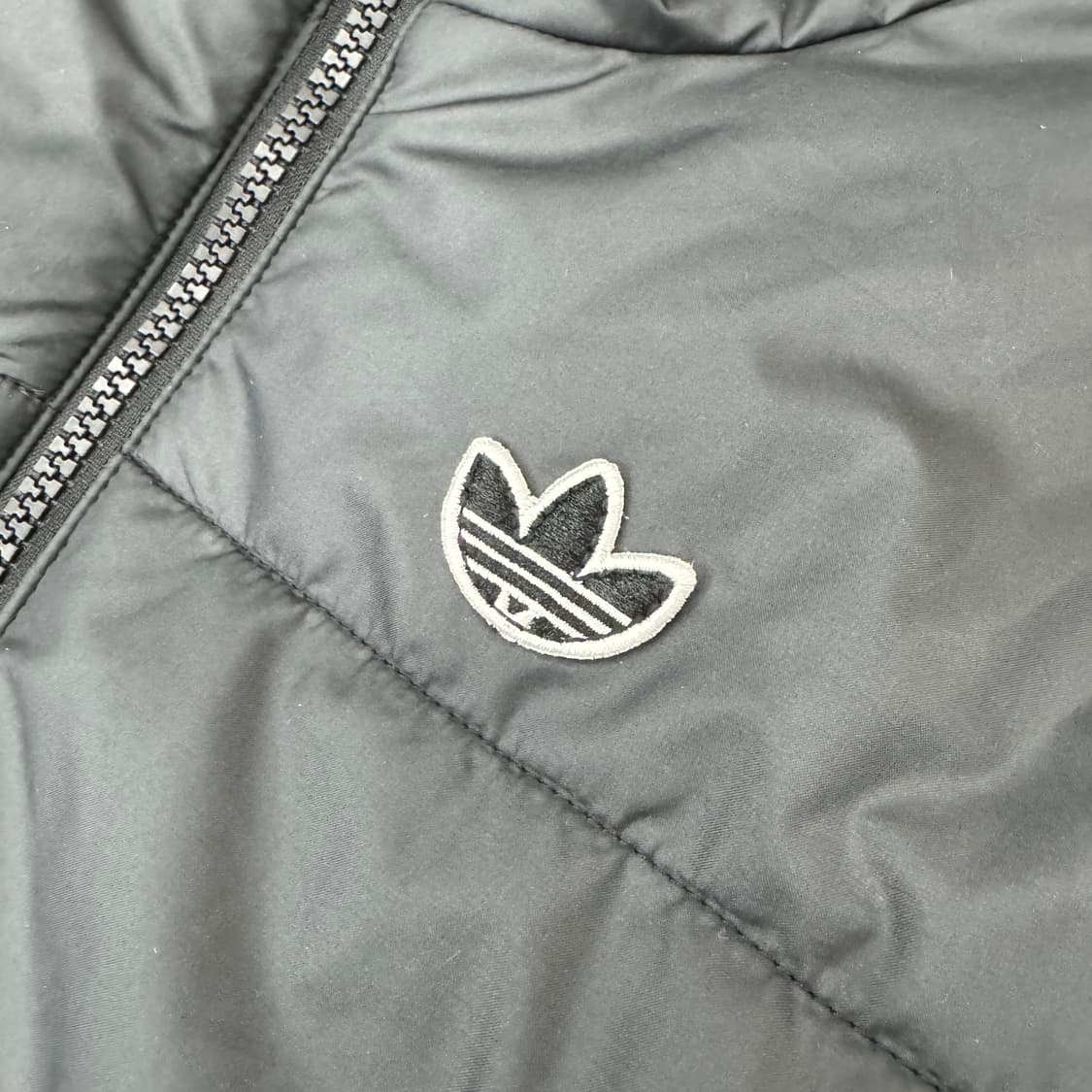 여성용 M 아디다스 슬림 패딩 후드 자켓  상품이미지4
