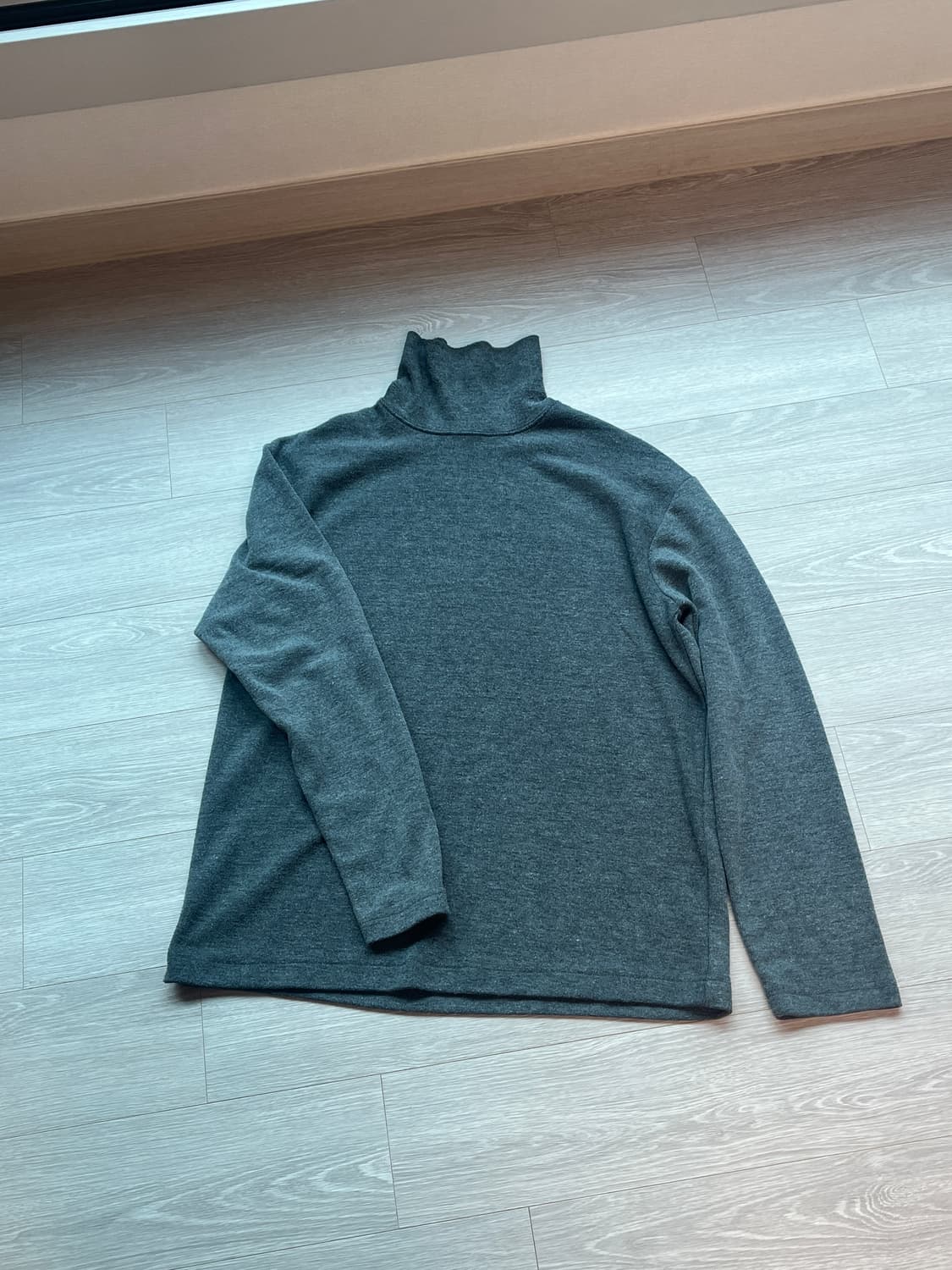 (실착3회) 드로우핏 목폴라 터틀넥 니트 상품이미지4