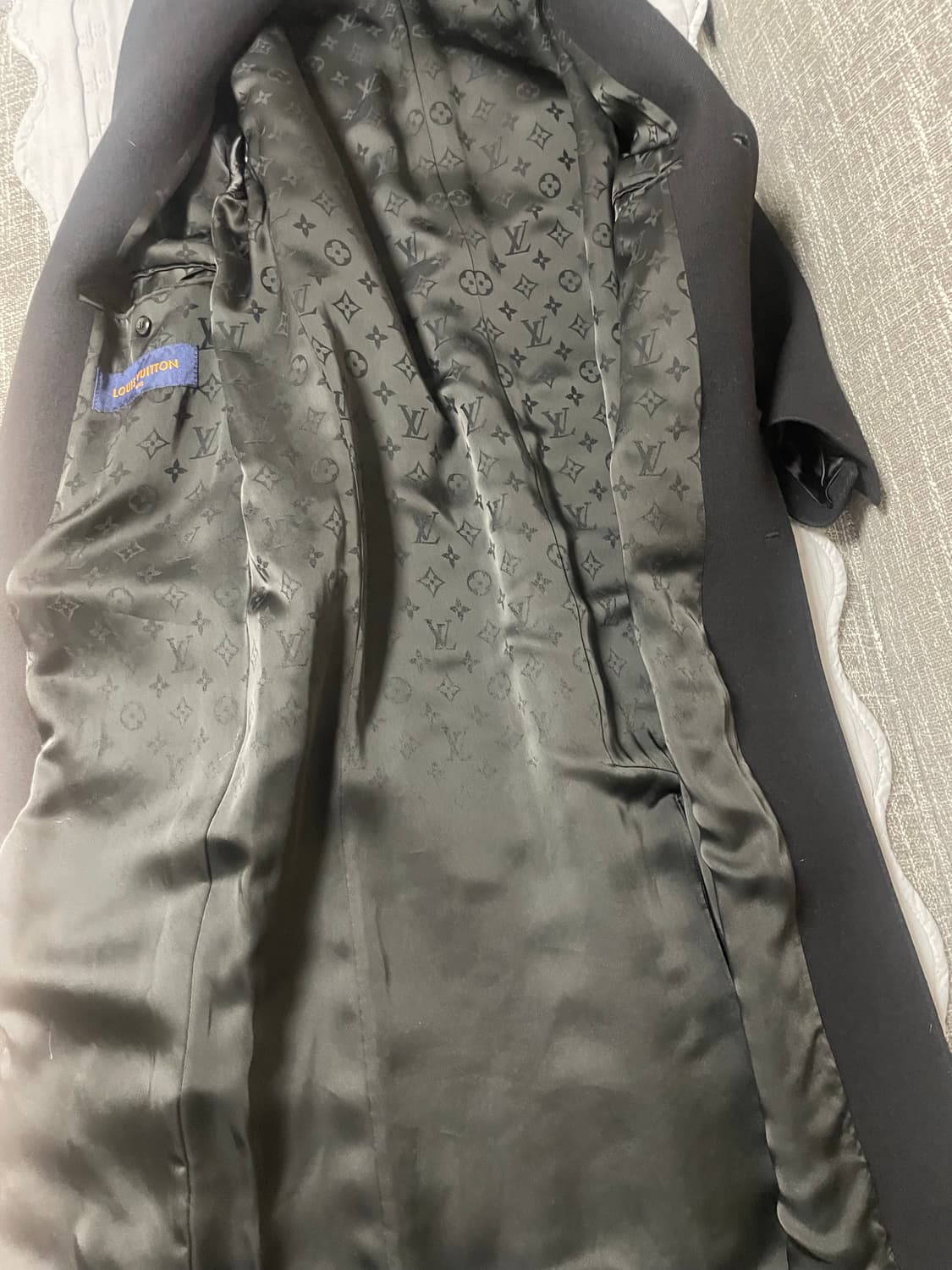 루이비통 슬림 테일러드 블랙 코트 50 매장판 정품 상품이미지5