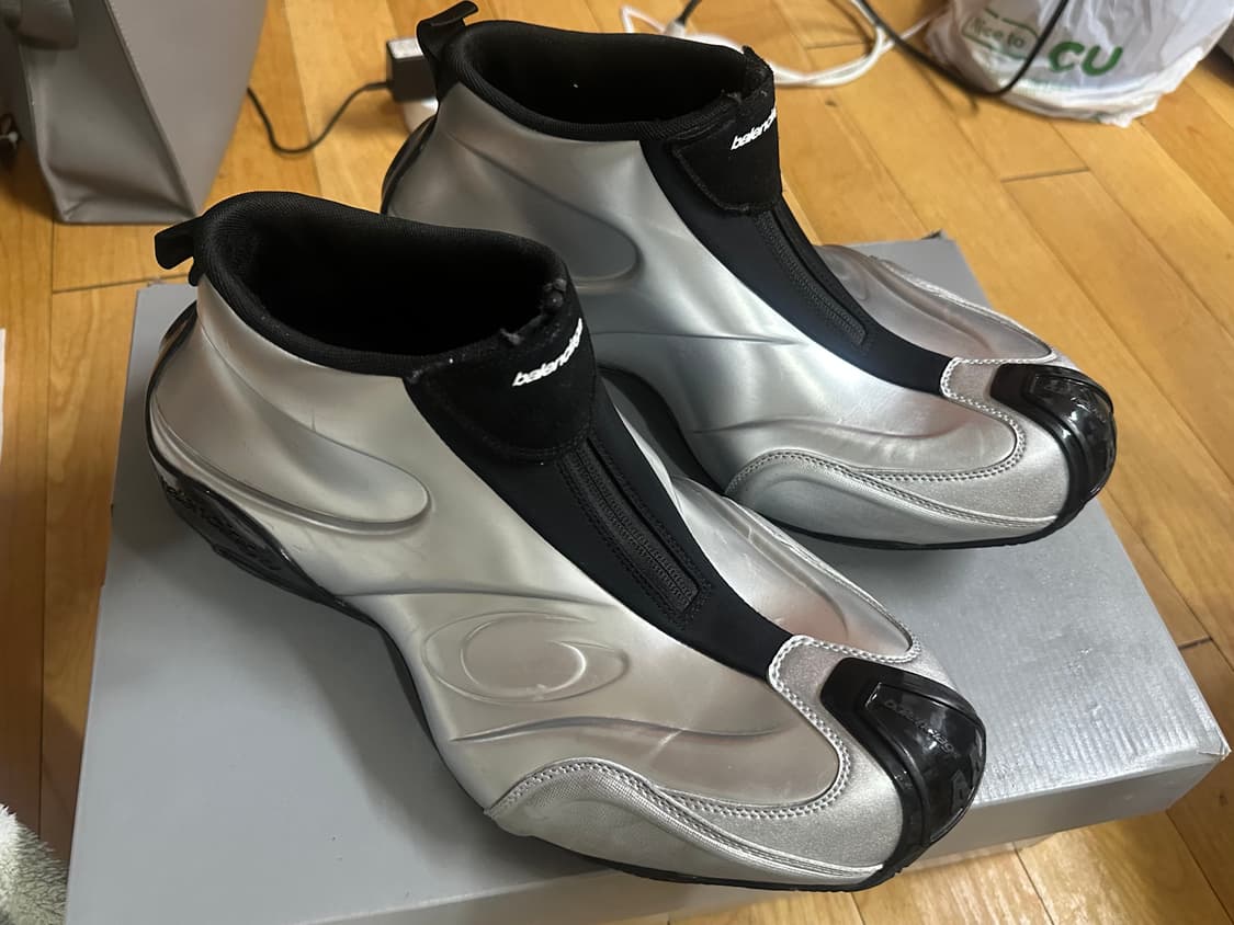 (44) 발렌시아가 바스켓볼 스니커즈 팝니다 상품이미지1