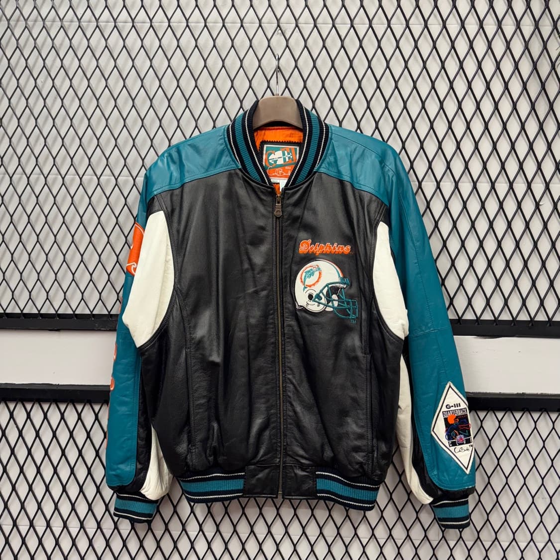 90s G-lll 칼뱅크 레더 바시티자켓 NFL 마이애미 돌핀스 블랙 상품이미지1