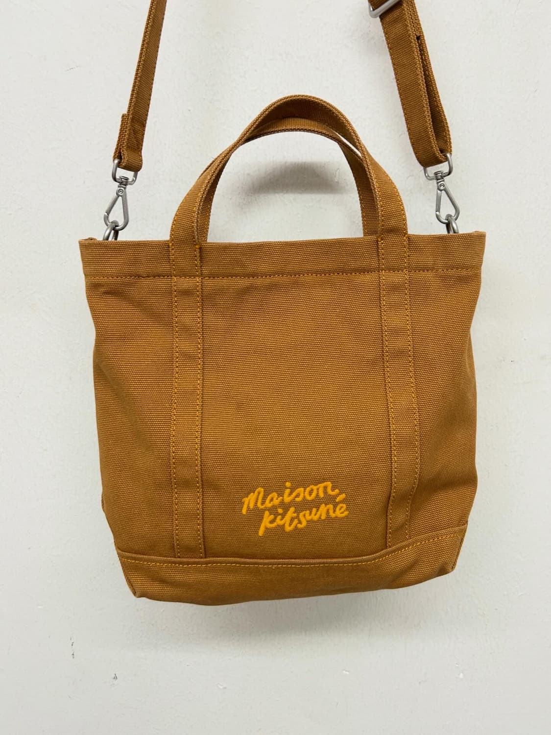 메종키츠네 폭스 자수 캔버스 토트백 스몰 상품이미지2