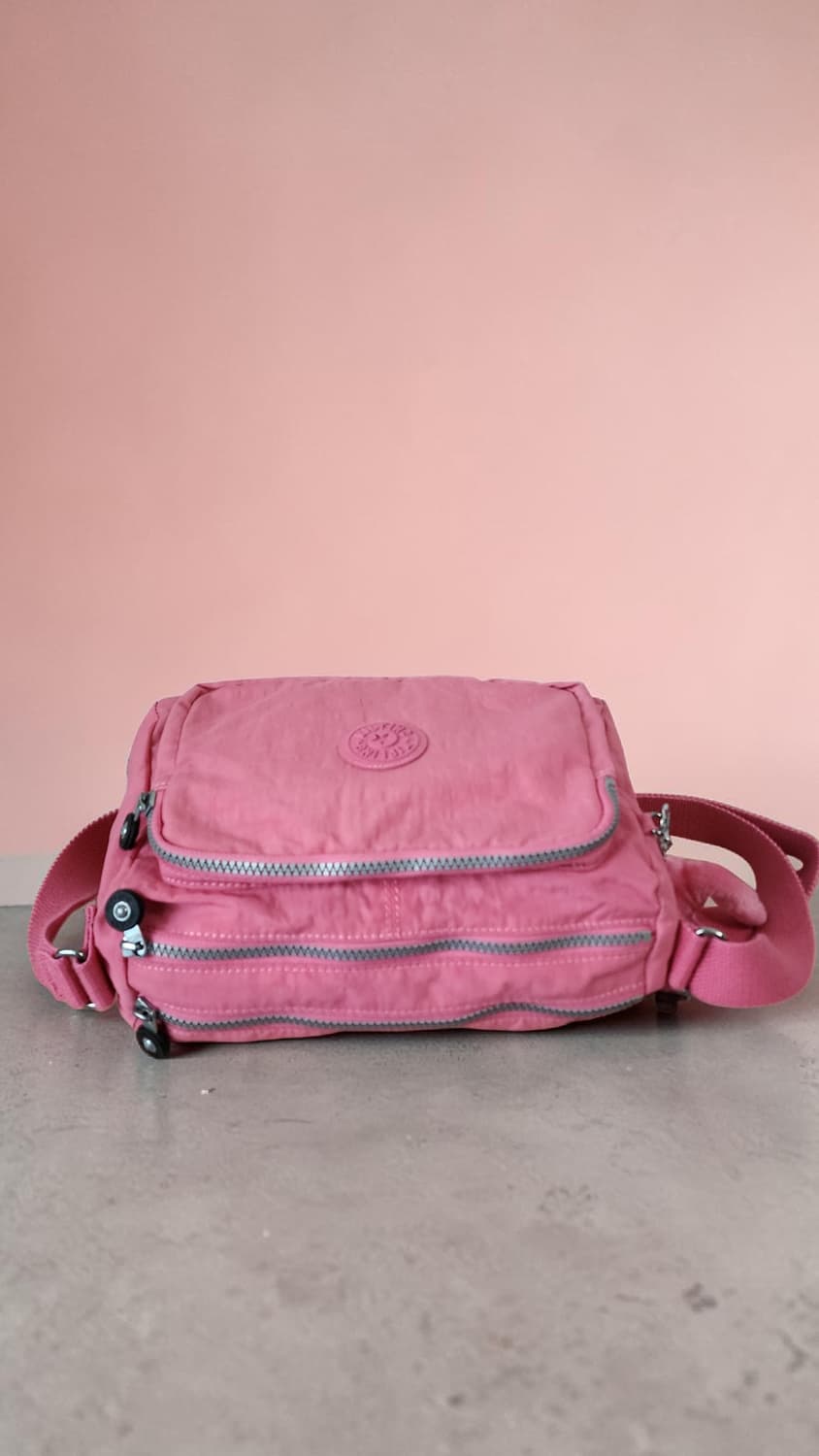키플링 핑크색 크로스백 + 키링 상품이미지3