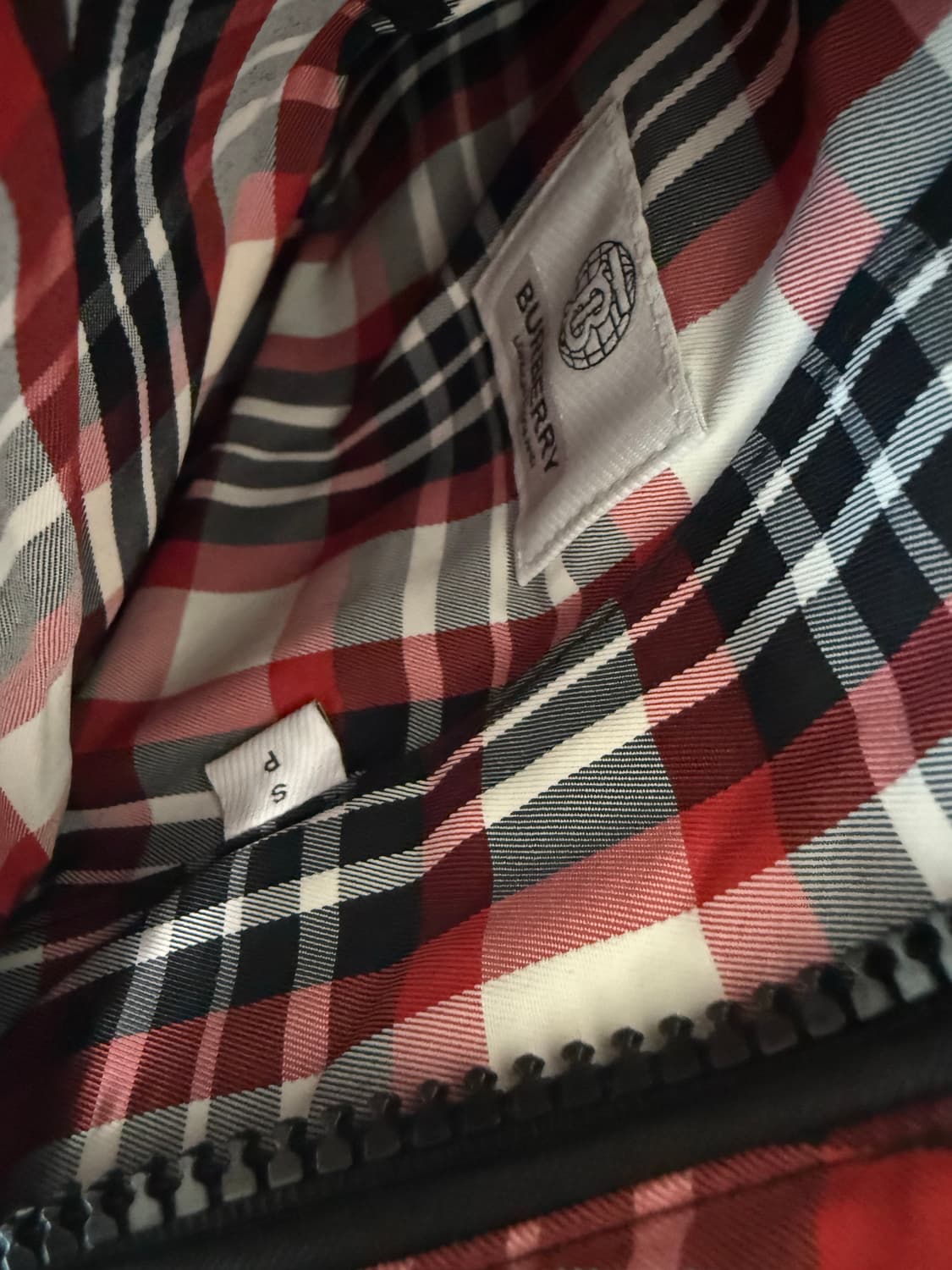 버버리 리버시블 구스 패딩 상품이미지5