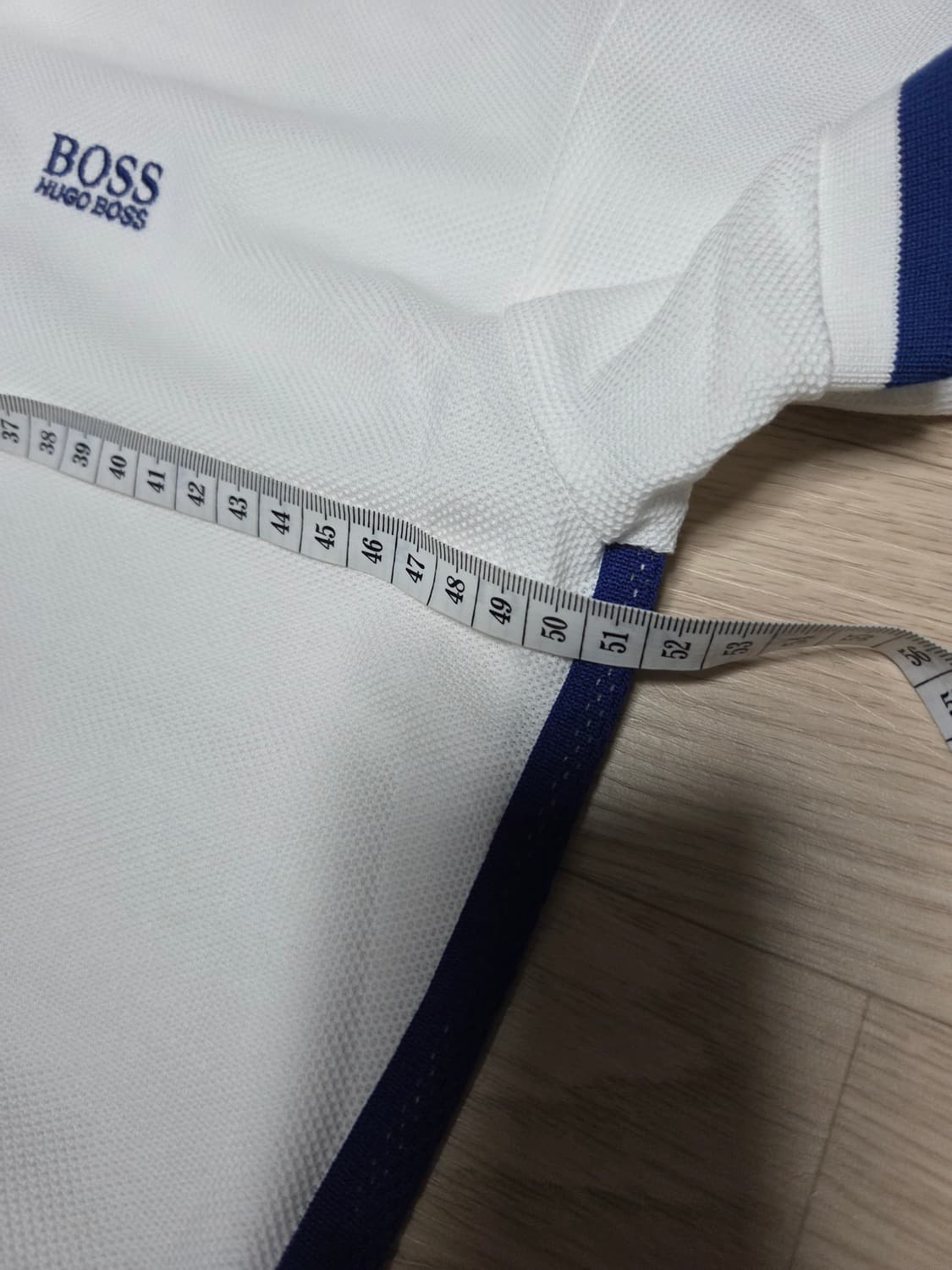 (화보촬영용 1회 착용)HUGO BOSS 화이트 스포츠 카라티 반팔 티셔 상품이미지7