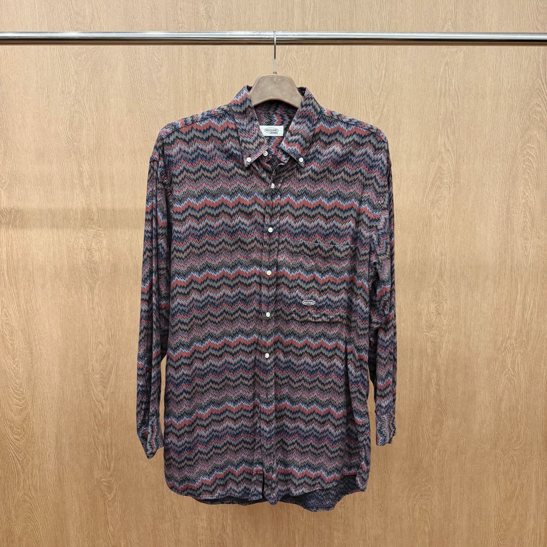 미쏘니 카라 긴팔 셔츠 지그재그 패턴 버튼다운 디테일 우오모 멀티컬러 상품이미지2