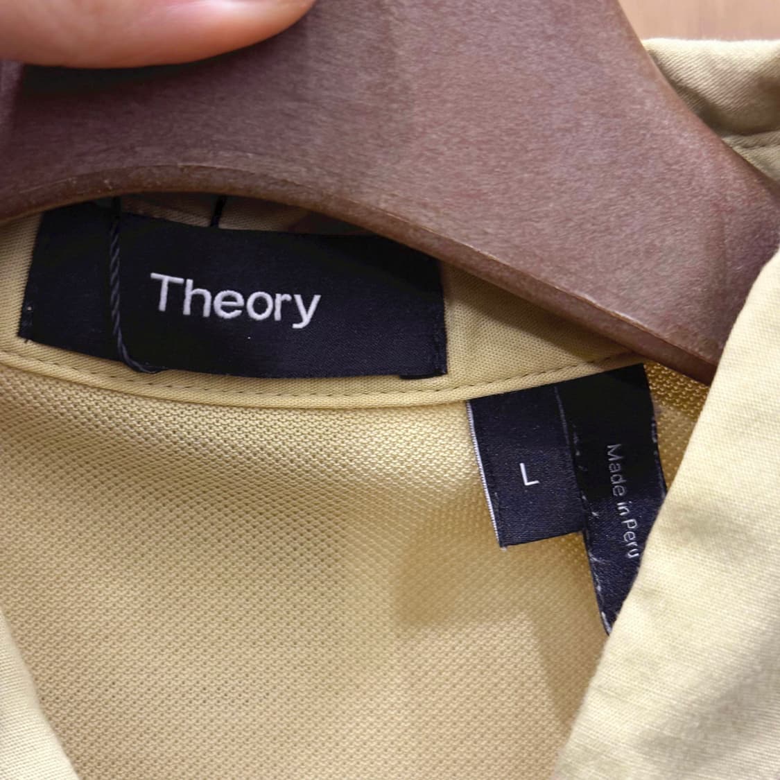 띠어리 미니멀 피케 반팔 티셔츠 버튼 플라켓 디테일 베이지 상품이미지7