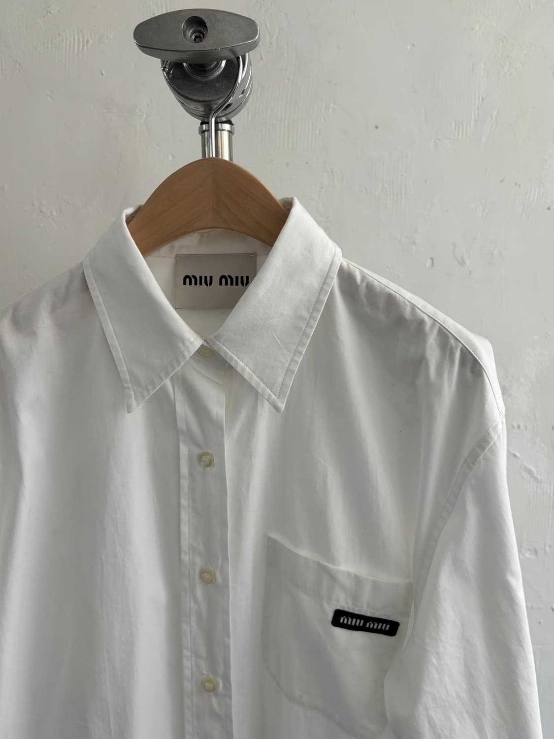 Miu Miu 미우미우 화이트 로고 셔츠 상품이미지2