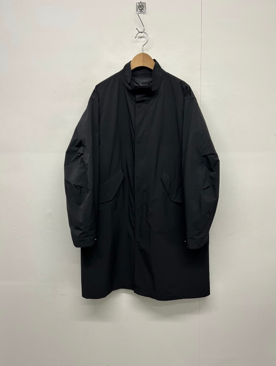 유니클로 블랙 피쉬테일 야상 상품이미지1