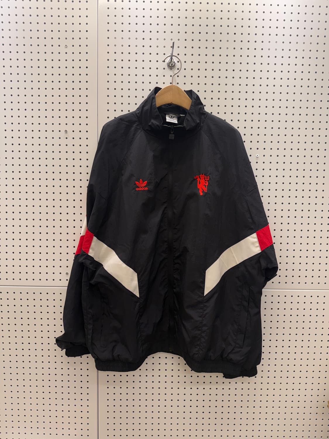 아디다스 × 맨체스터 유나이티드 올드스쿨 윈드브레이커 자켓 U194 상품이미지2