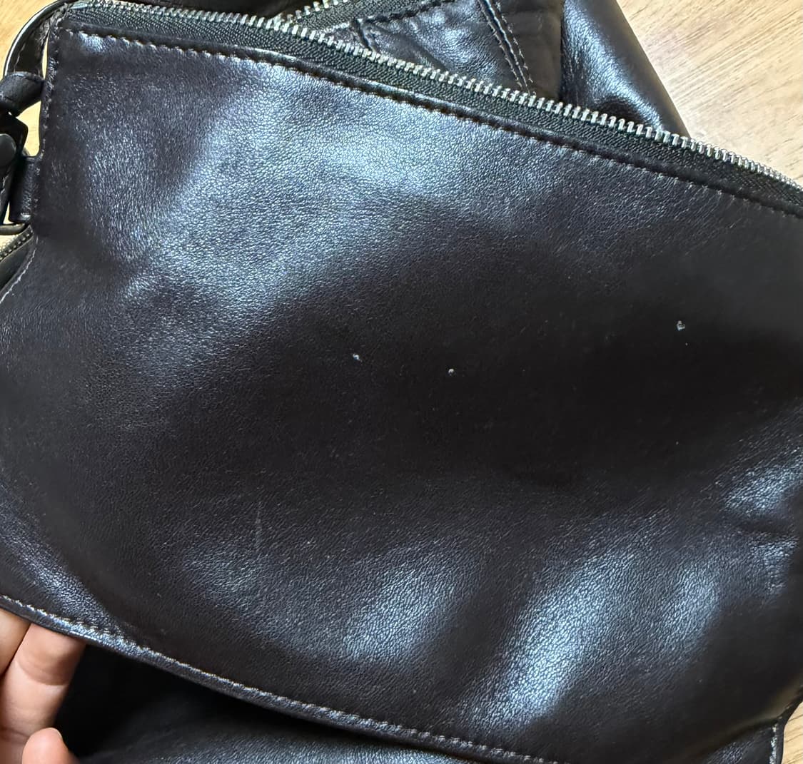 르메르 나파레더 크루아상백 라지 다크초콜릿 상품이미지8