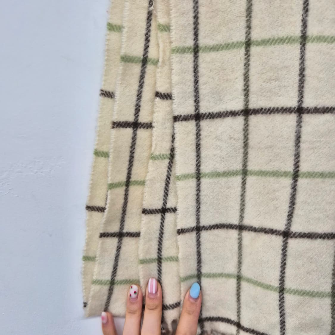 바버 체크 머플러 아이보리  상품이미지3