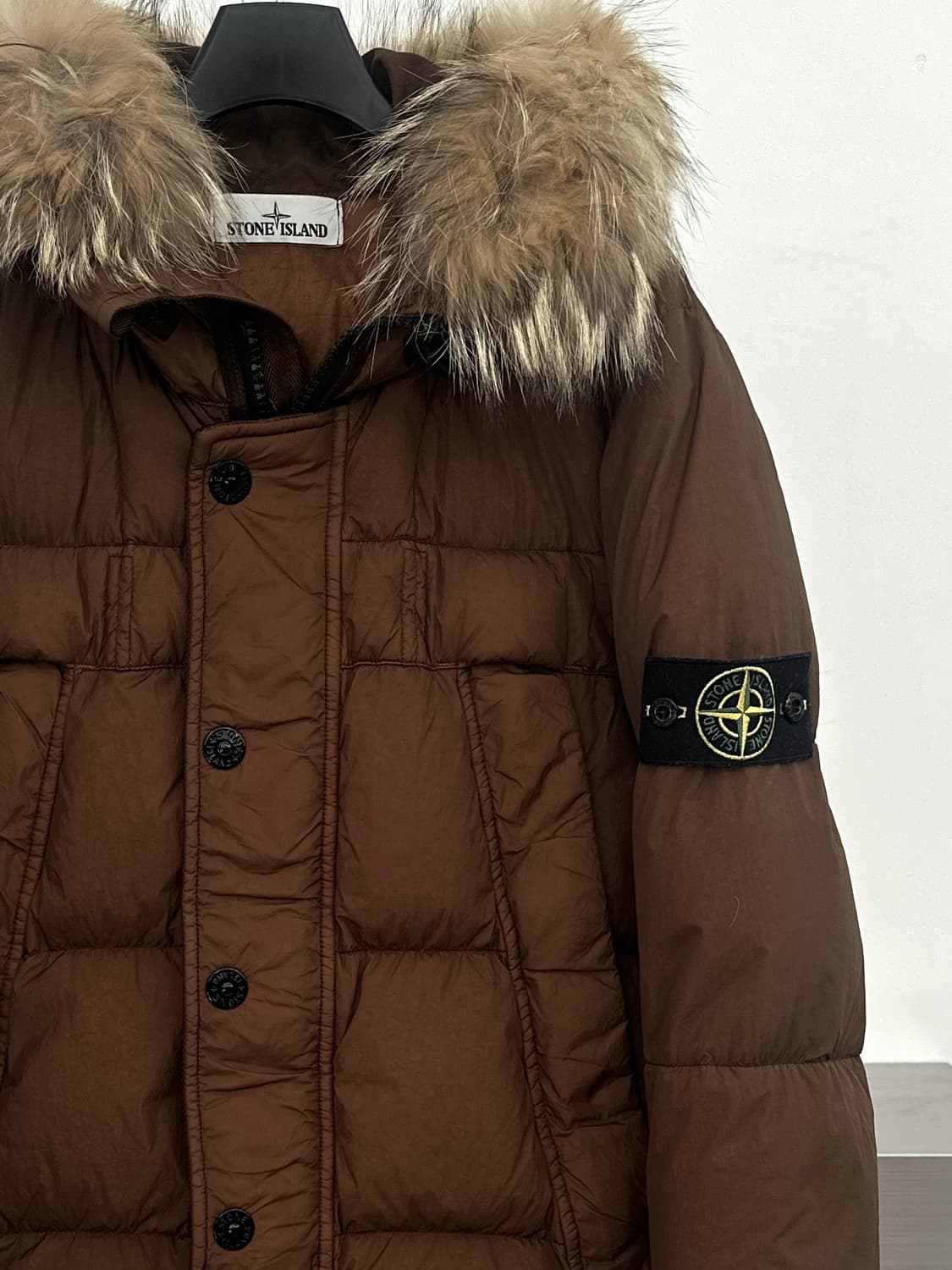 스톤아일랜드 와펜 크링클랩스 퍼 패딩 상품이미지2