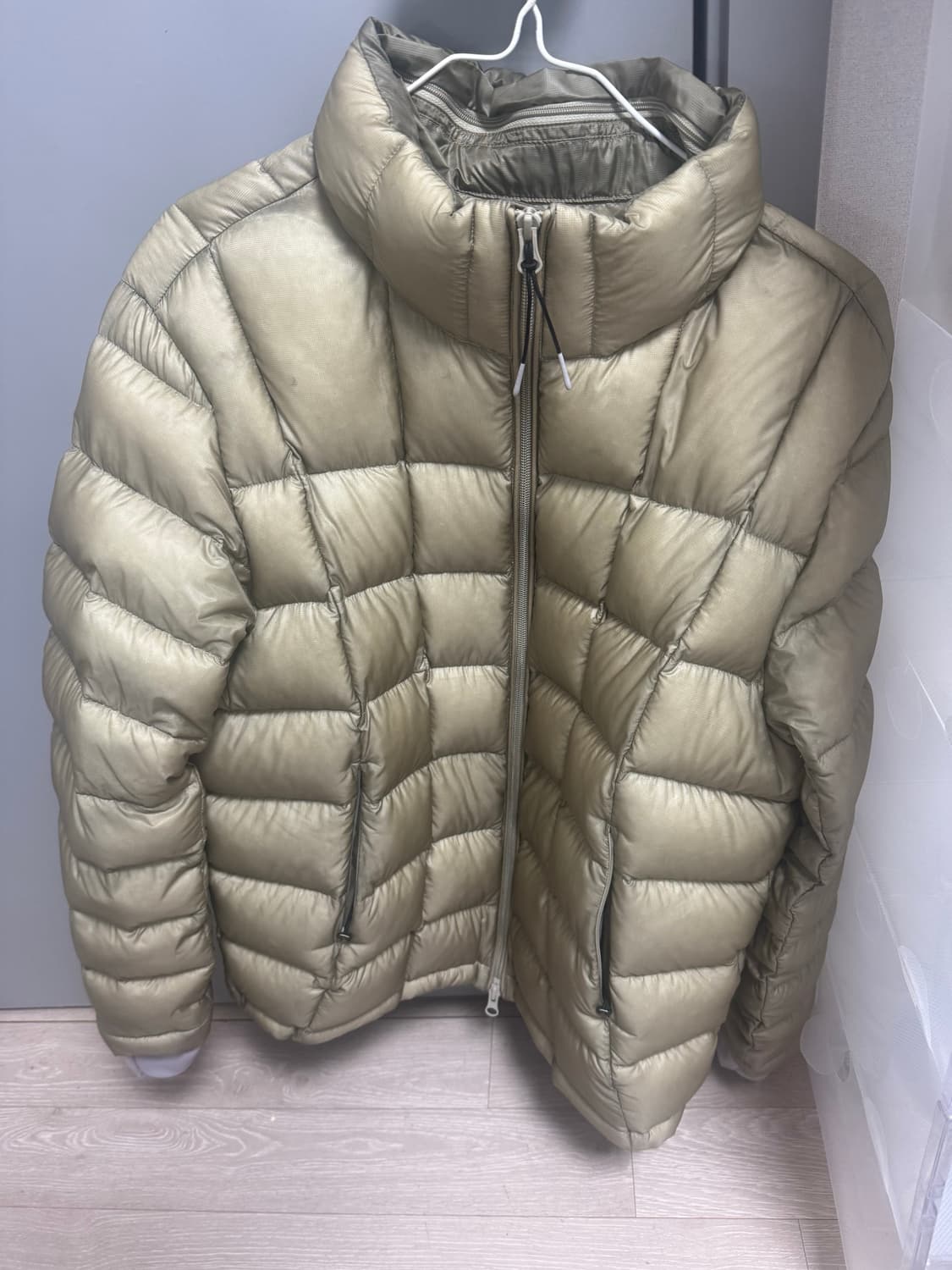 [1] 999휴머니티 라이스 구스 패딩 카키 푸퍼 상품이미지3