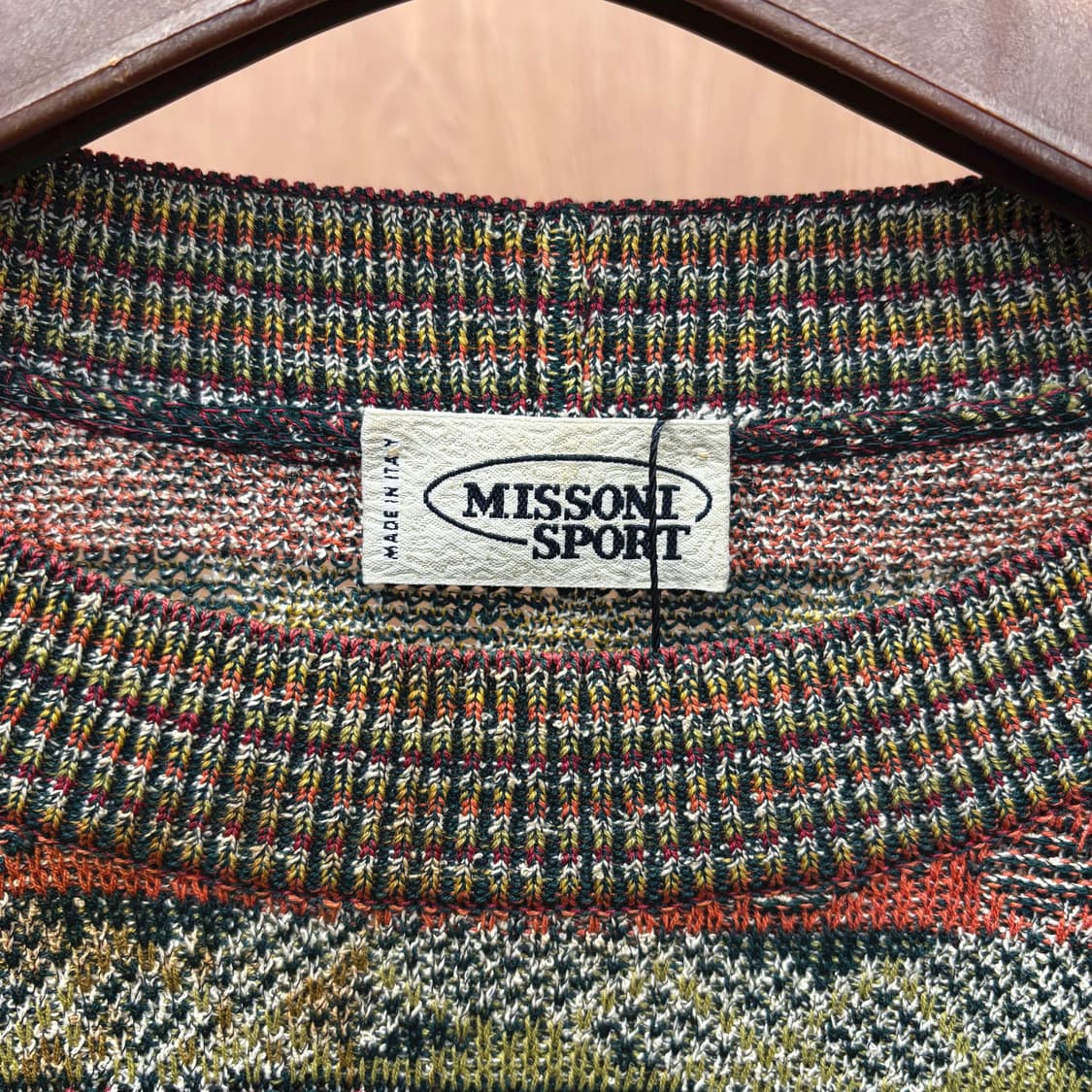 미쏘니 라운드넥 긴팔 니트 멀티 스트라이프 삼각형 패턴 디테일 레인보우 상품이미지6