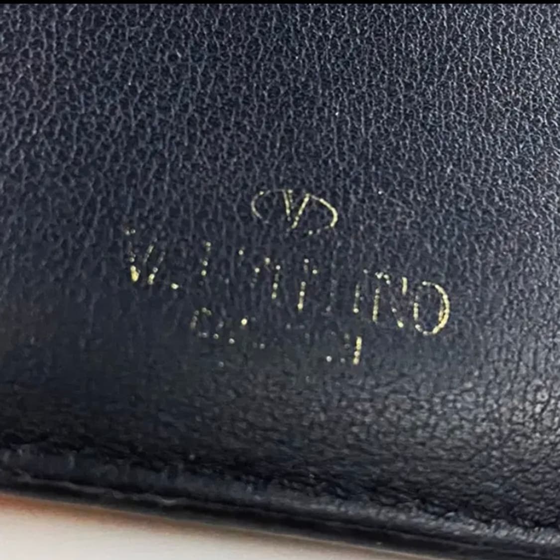 [정품] VALENTINO 발렌티노 락스터드 소가죽 카드지갑 상품이미지4