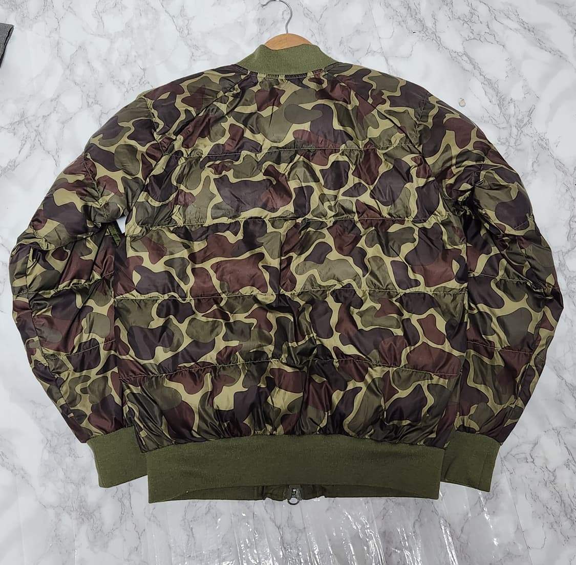 아디다스 오리지널스 x 퍼렐 휴 하이킹 카모 패딩 자켓 상품이미지5