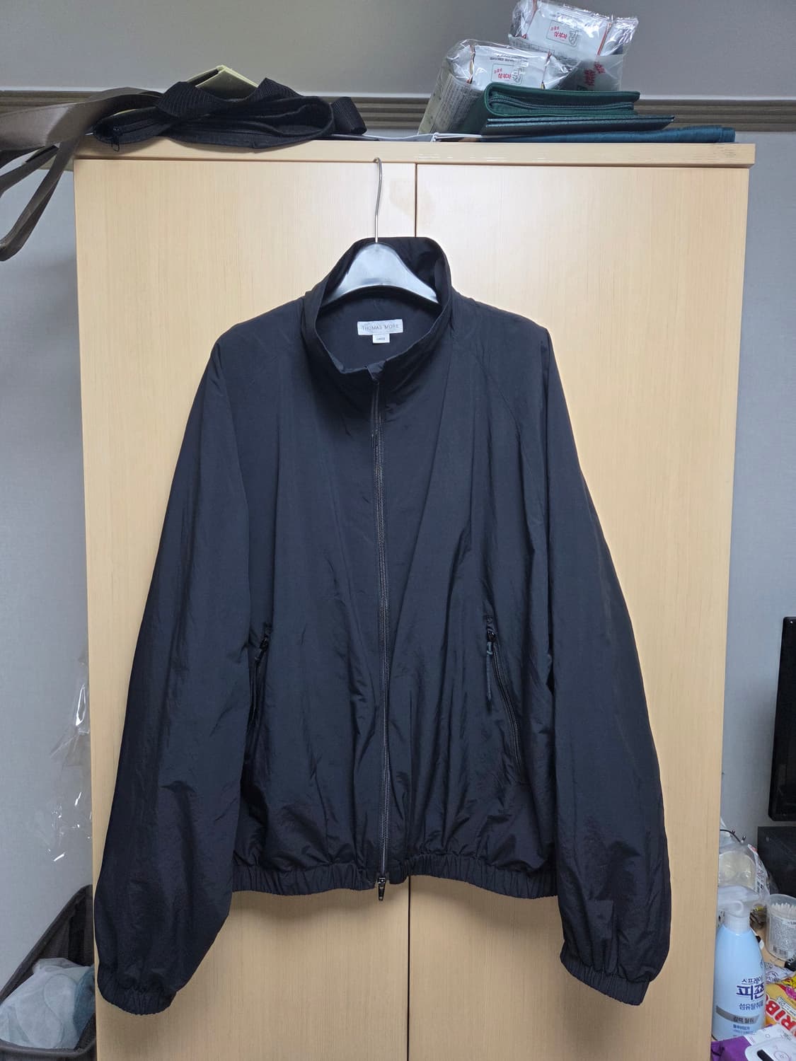 토마스모어 탱커 블루종 블랙 색상 
L 상품이미지2