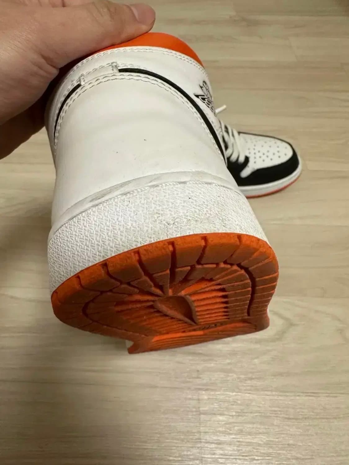 [280] 조던 1 레트로 하이 OG 일렉트로 오렌지 상품이미지5