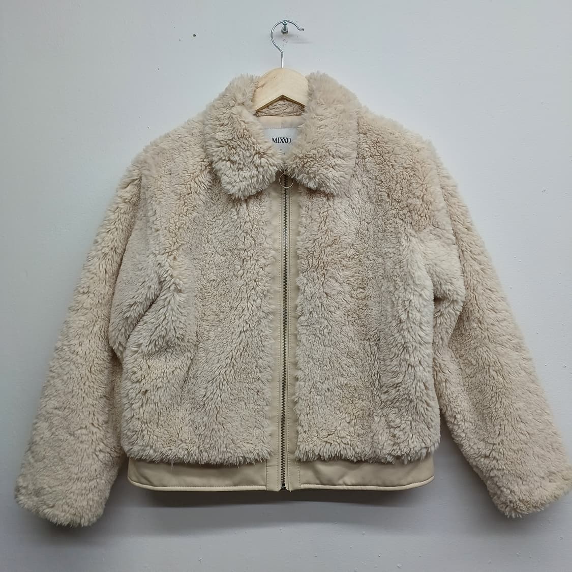 믹쏘 페이크퍼 집업 자켓 S
 상품이미지1