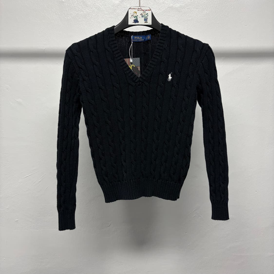 폴로 케이블 브이넥 니트 상품이미지1