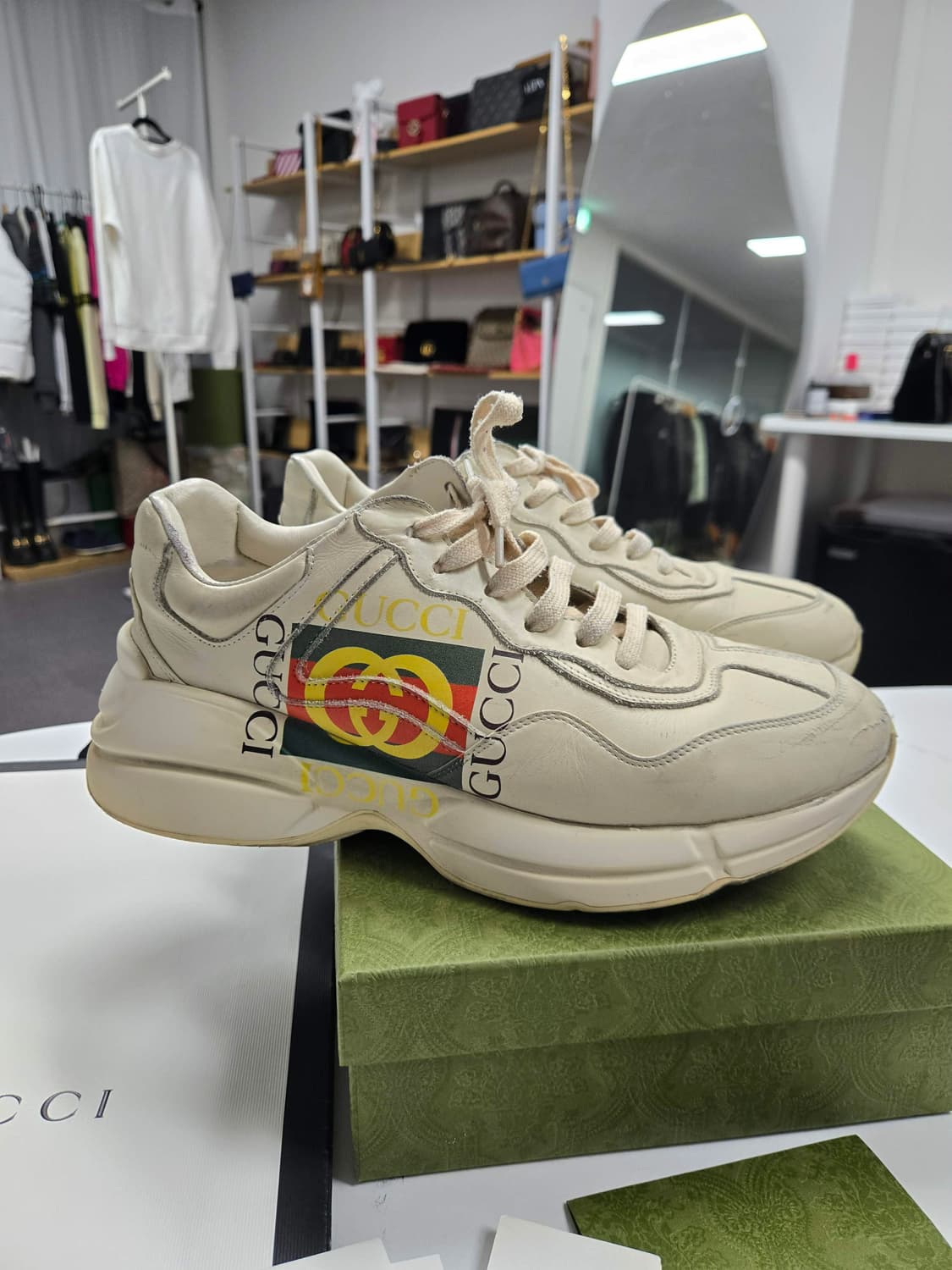 [40%할인] 구찌 라이톤 스니커즈 270사이즈 상품이미지1