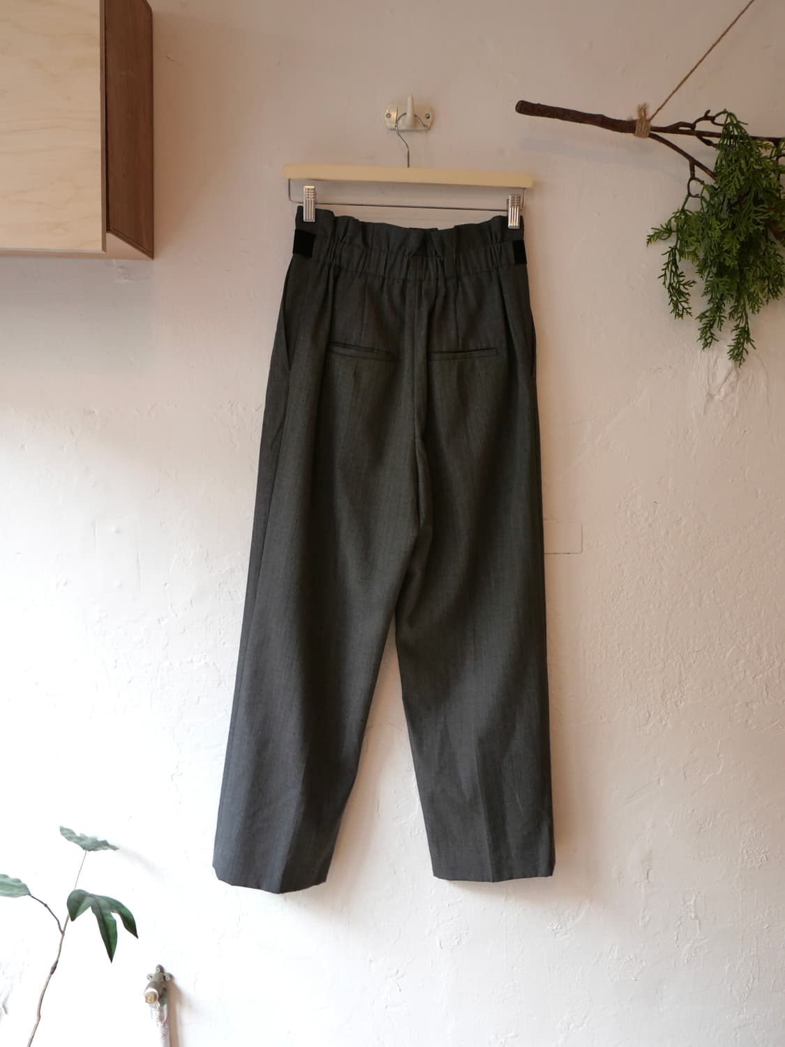 헬무트랭 버튼 턱 슬랙스 팬츠 상품이미지3