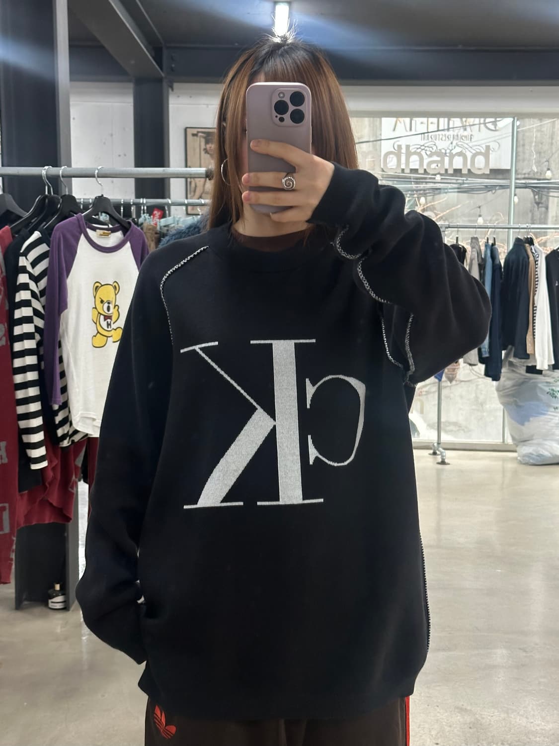 캘빈클라인 아웃라인 빅로고 니트 상품이미지2