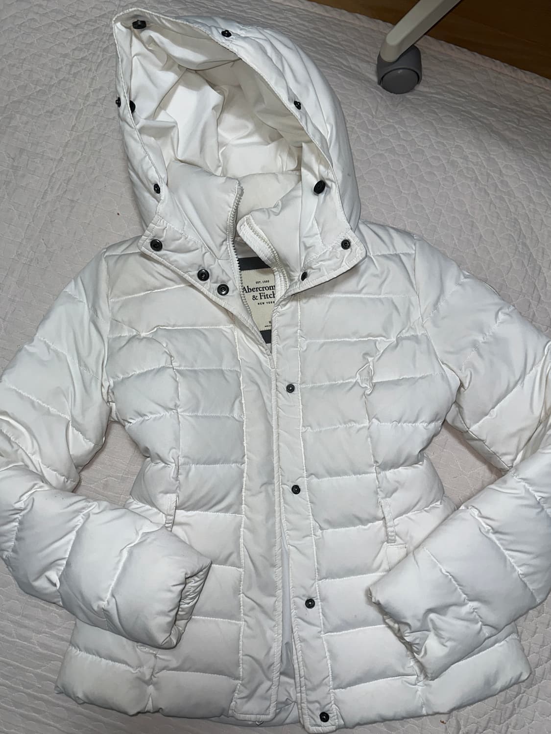 아베크롬비 화이트 아이보리 슬림핏 딱붙핏 경량패딩 M 상품이미지2