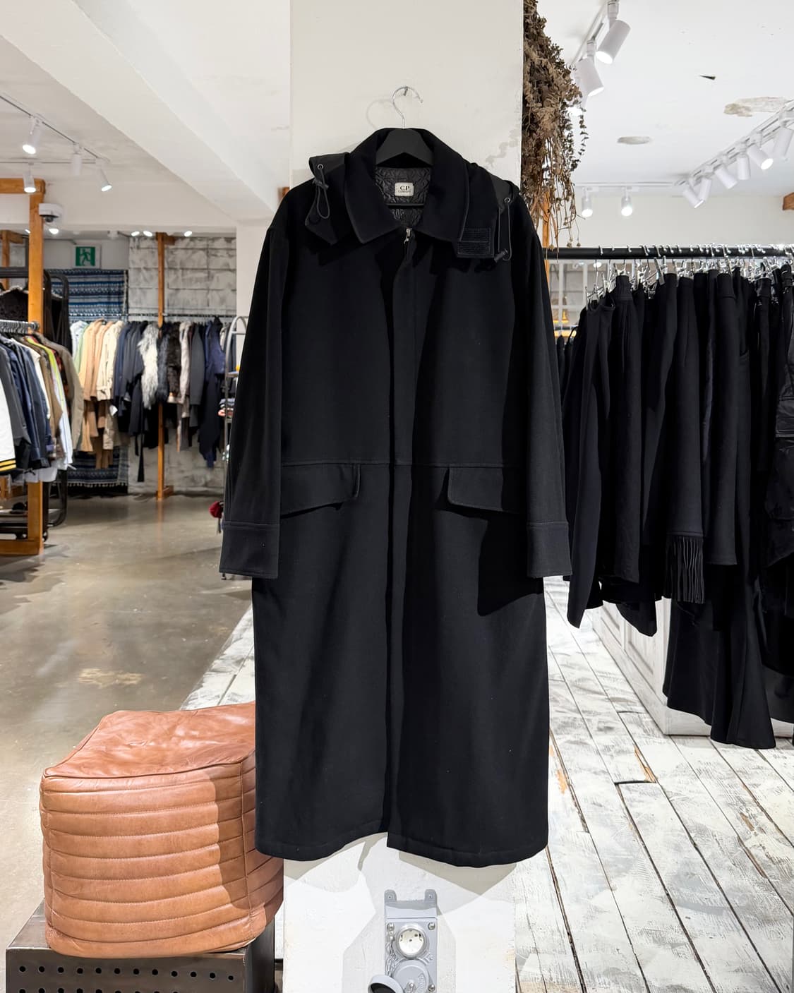 cp컴퍼니 블랙 울 블랜드 후디 롱 코트 상품이미지1