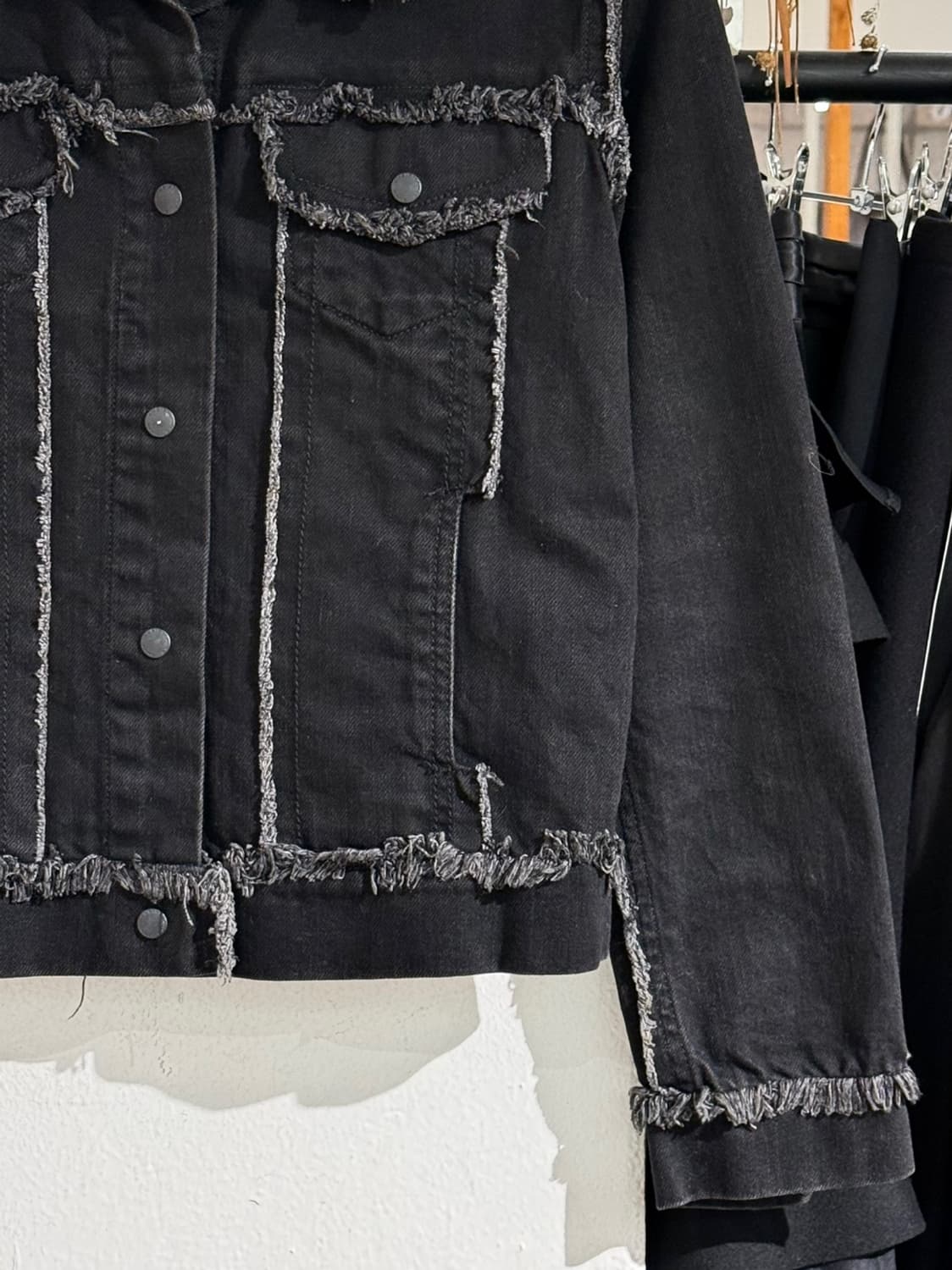 크리스토퍼 케인 블랙 컷오프 데님 트러커 자켓 상품이미지5