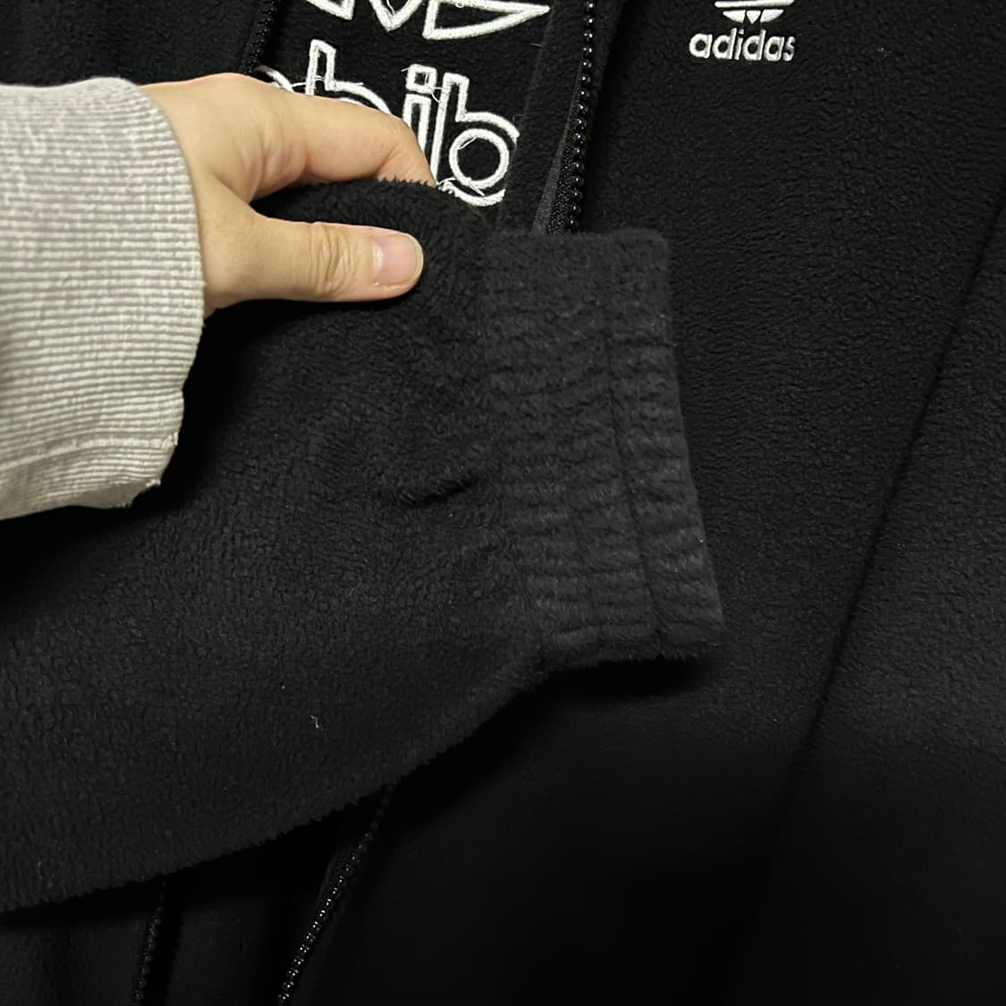 아디다스 블랙 플리스 집업 L 상품이미지4