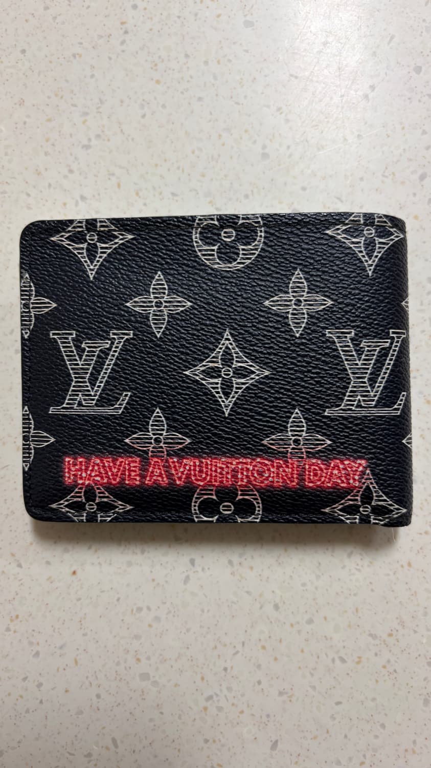루이비통 업사이드다운 한정판 반지갑  상품이미지2