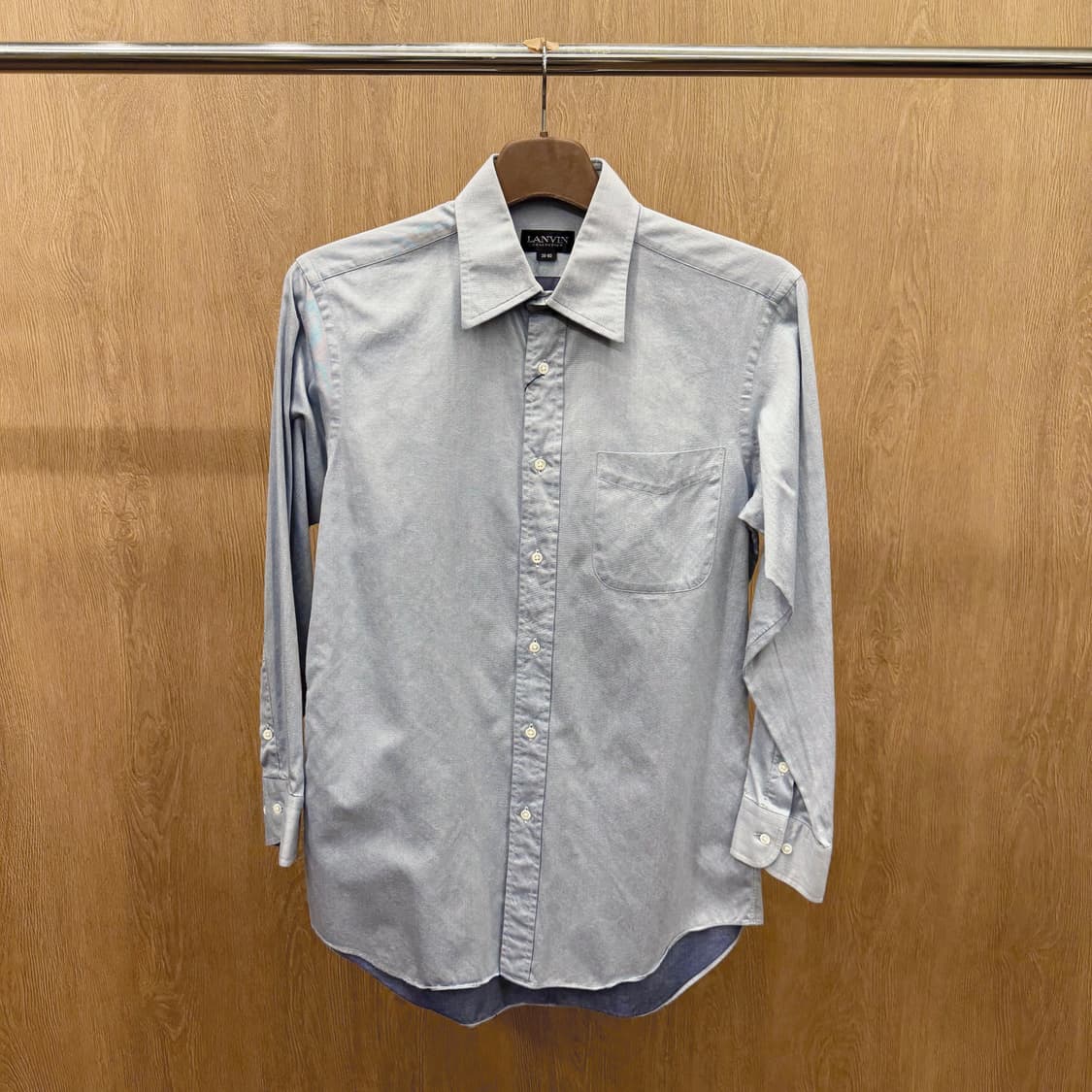 랑방 콜렉션 클래식 코튼 긴팔 셔츠 라운드 컷 포켓 디테일 라이트 블루 상품이미지2