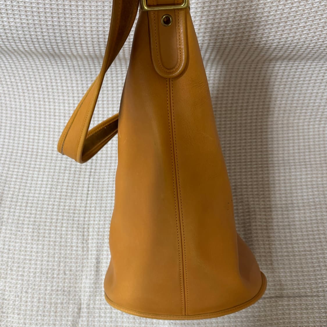 [OS] 올드 코치 레더 더플 백 카멜 상품이미지6