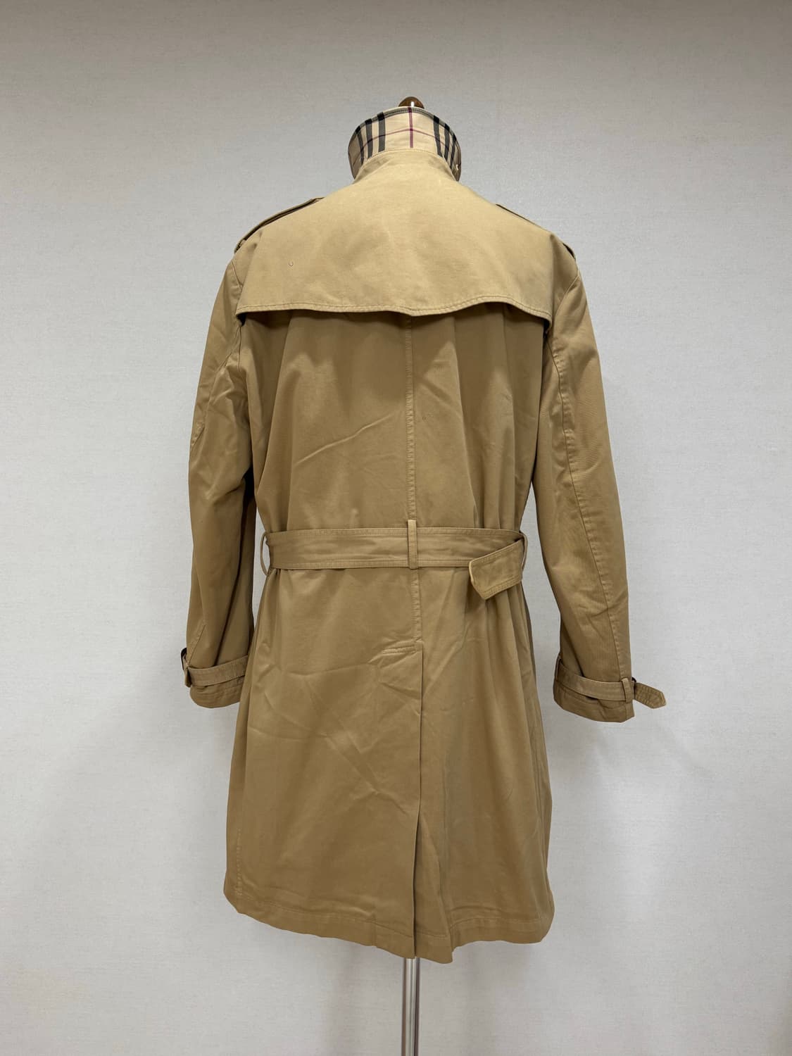 Burberry 클래식 트렌치 코트 (탈착 라이너 포함) 상품이미지6