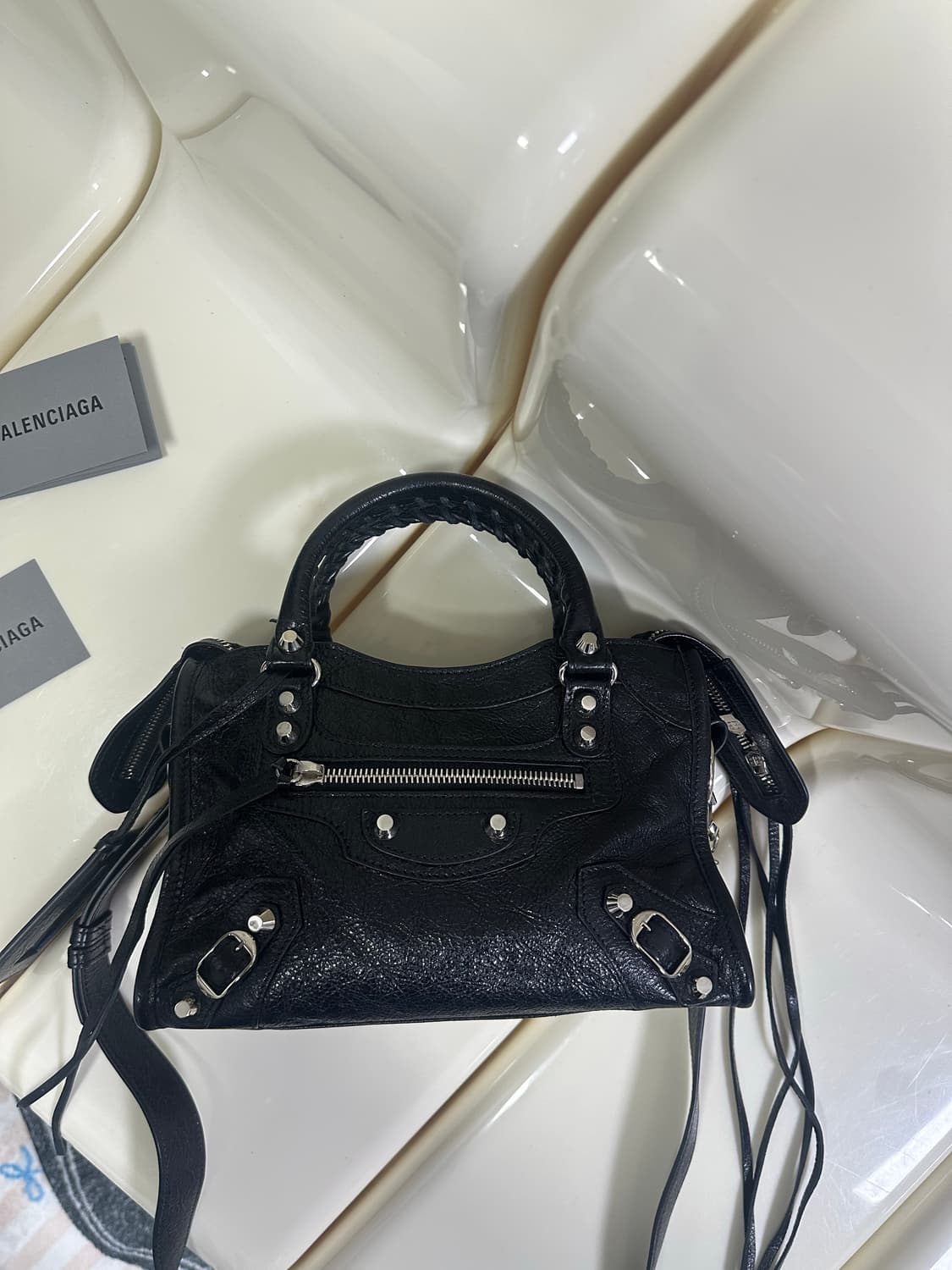 [새상품급 정품] 발렌시아가 시티 모터백 미니 블랙 상품이미지7