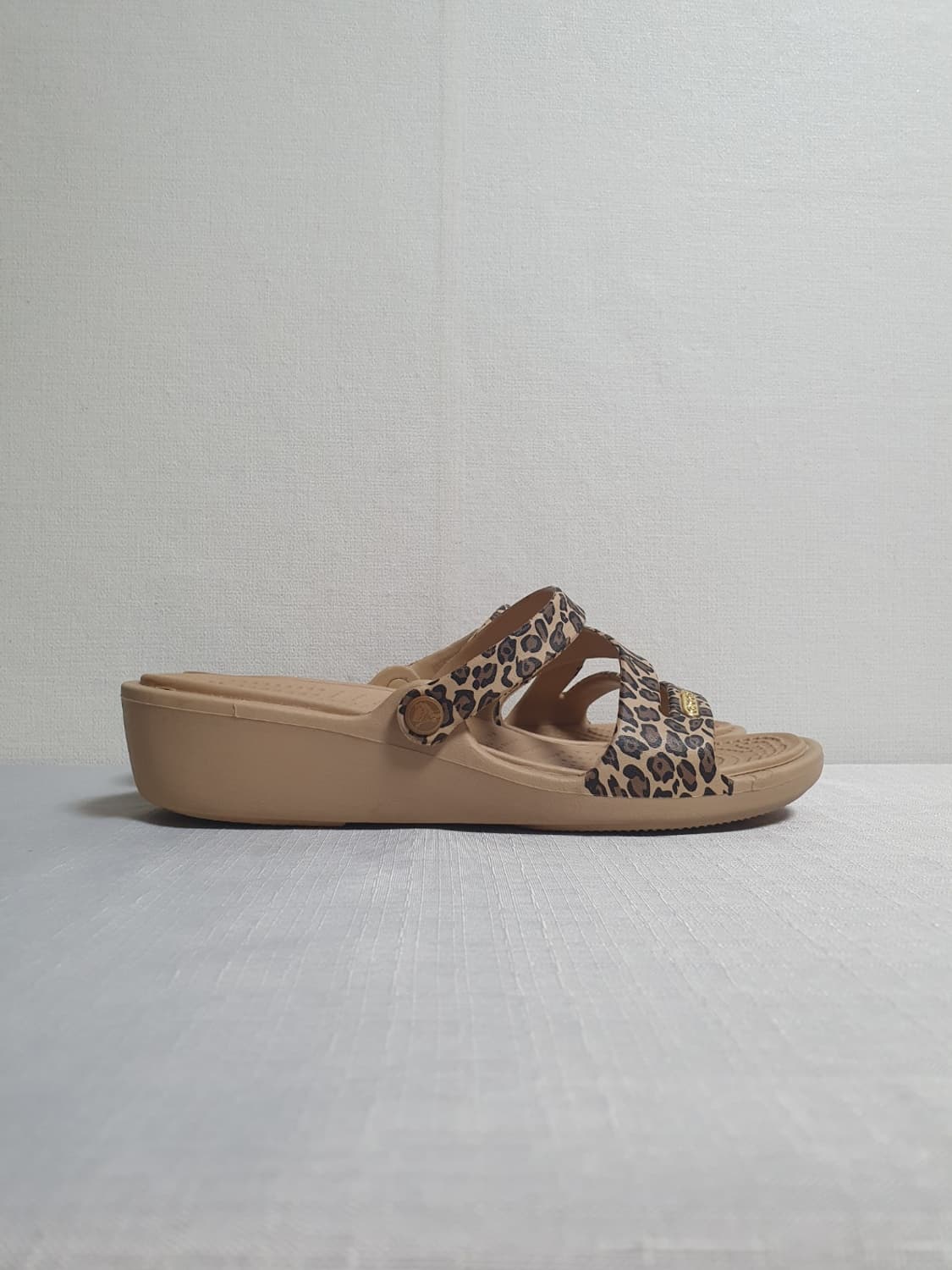 240mm 크록스 패트리샤2 레오파드 웨지 슬리퍼 샌들 W7 상품이미지3