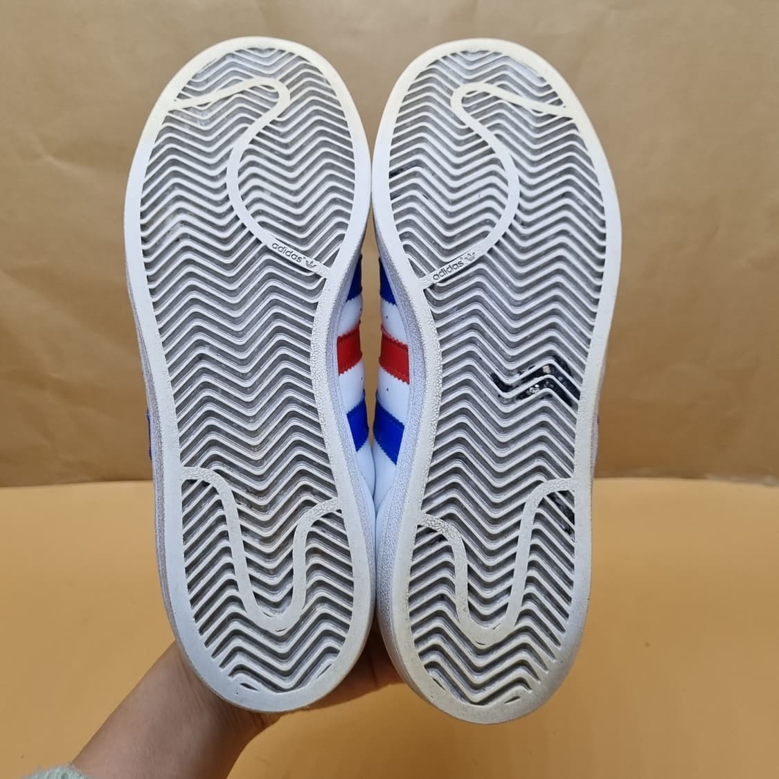 아디다스 슈퍼스타 흰빨파 운동화250  상품이미지3