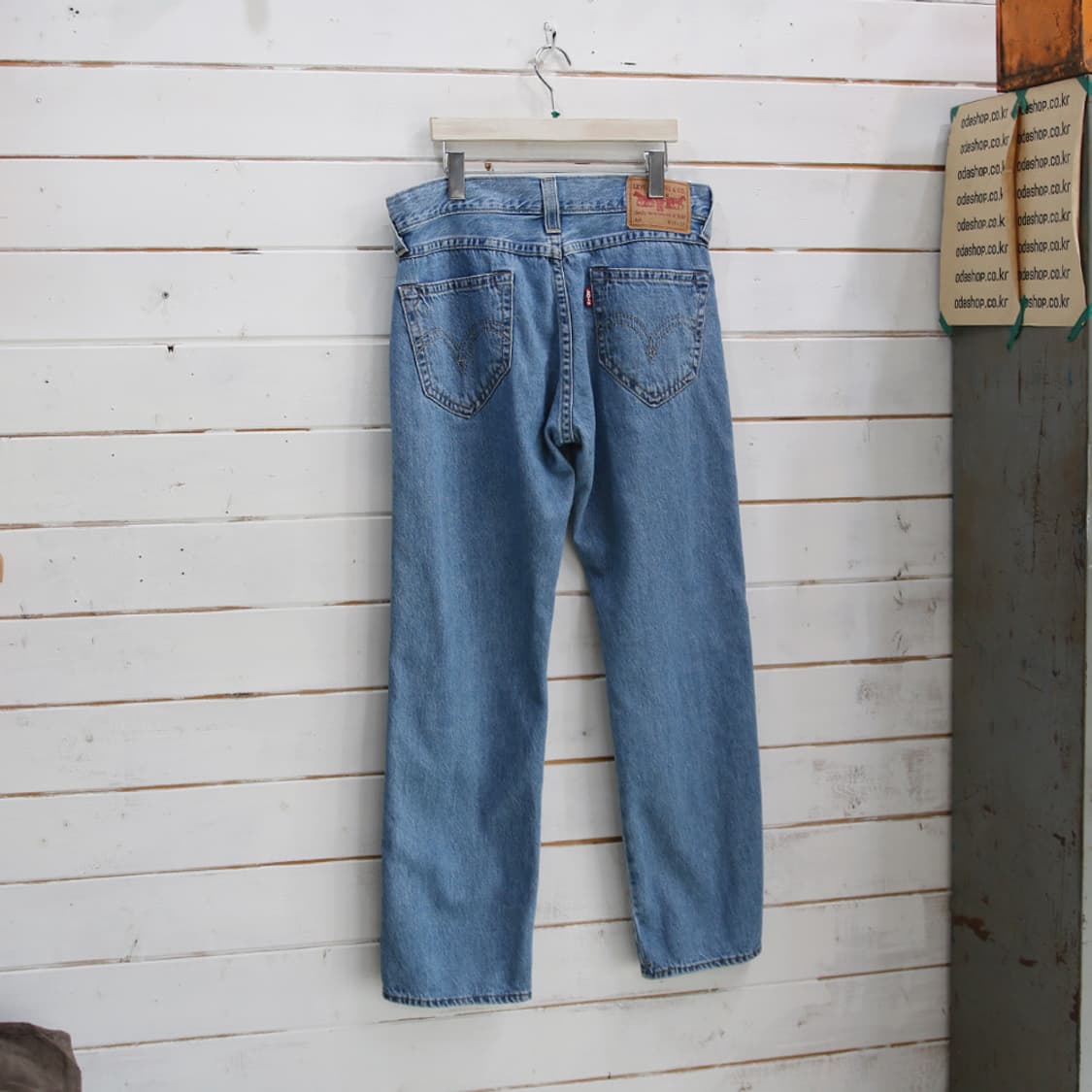 (착용컷) 리바이스 타입원 데님 팬츠 (남성용 34) 상품이미지2