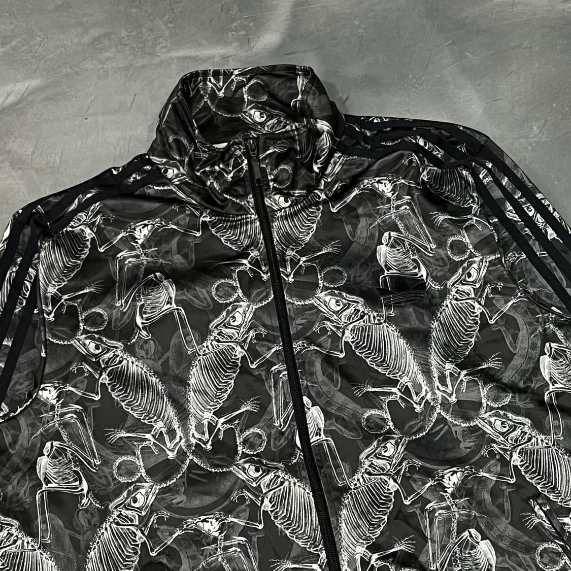  아디다스 스켈레톤 트랙탑 y15291 상품이미지3