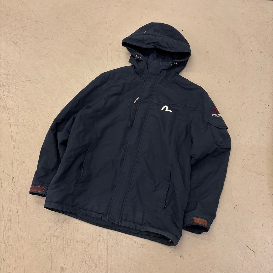 에비수 스몰로고 페이드 네이비 후드 자켓 상품이미지1