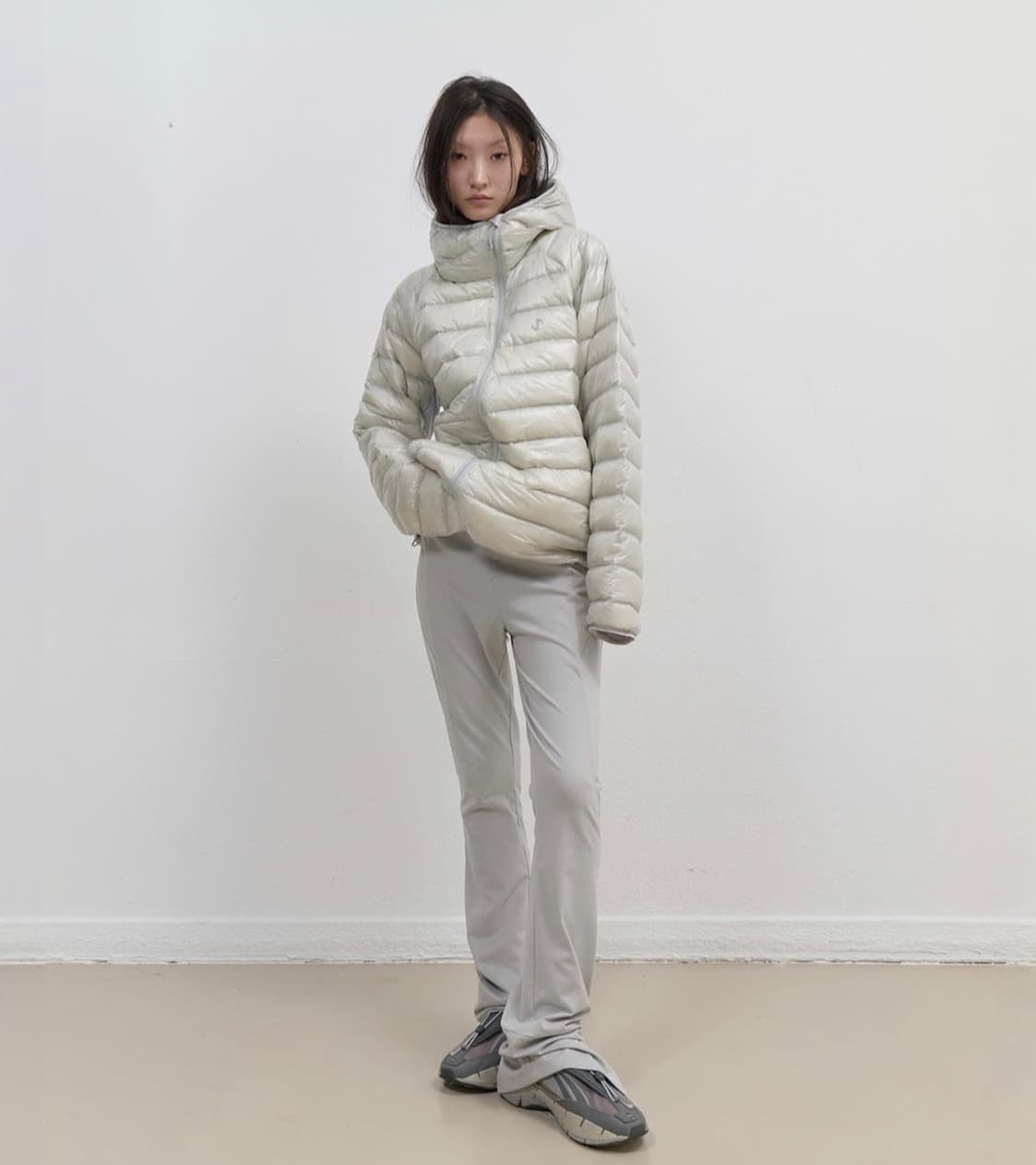 오호스 라이트 다운 후디드 자켓 그레이 경량패딩 상품이미지3