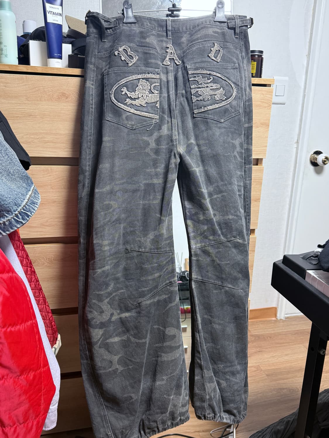 BAD BLOOD Lion Patch Washed Barrel Pants 상품이미지9