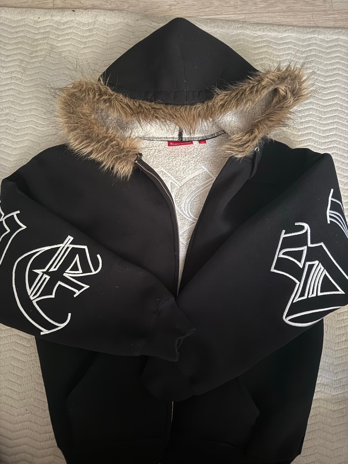 (급처 오늘만 이 가격)슈프림 포우 퍼 후드집업 블랙 상품이미지2